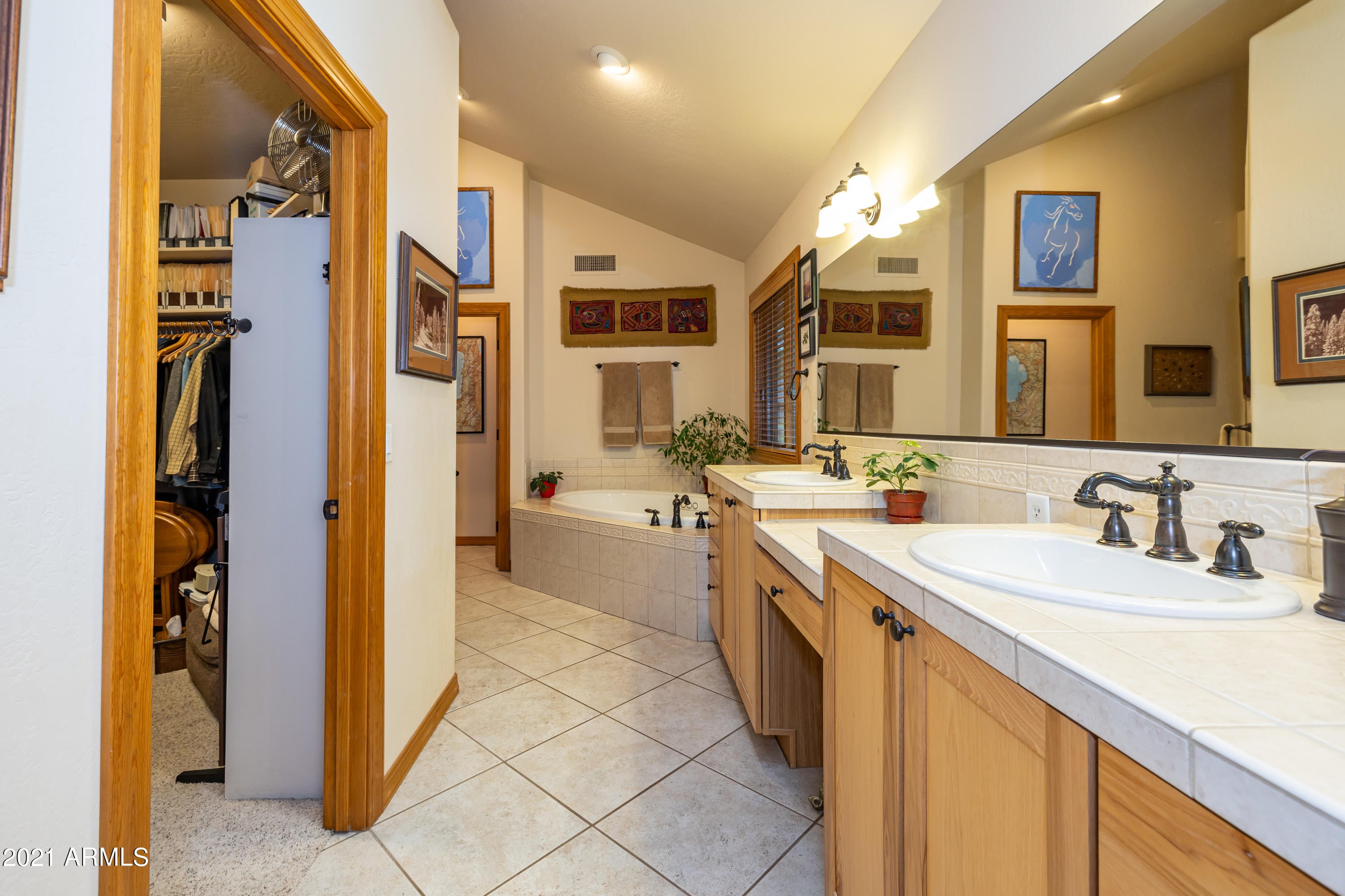 LOCKETT RANCHES - Residential