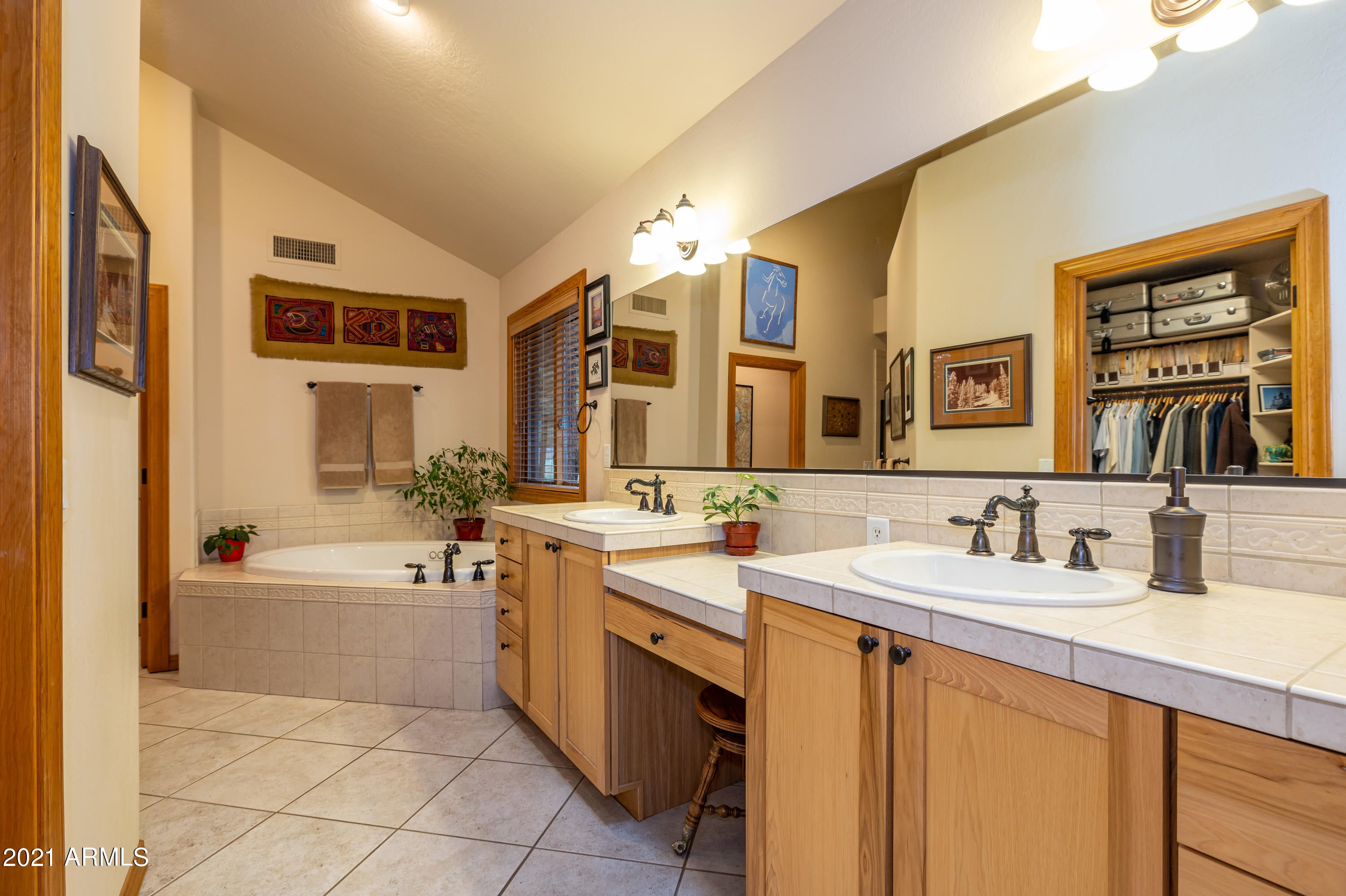 LOCKETT RANCHES - Residential