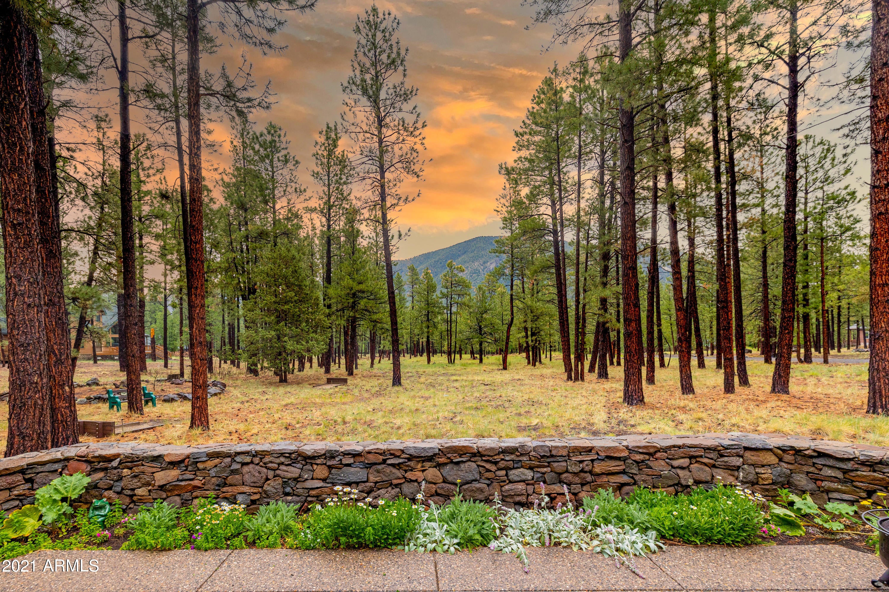 LOCKETT RANCHES - Residential