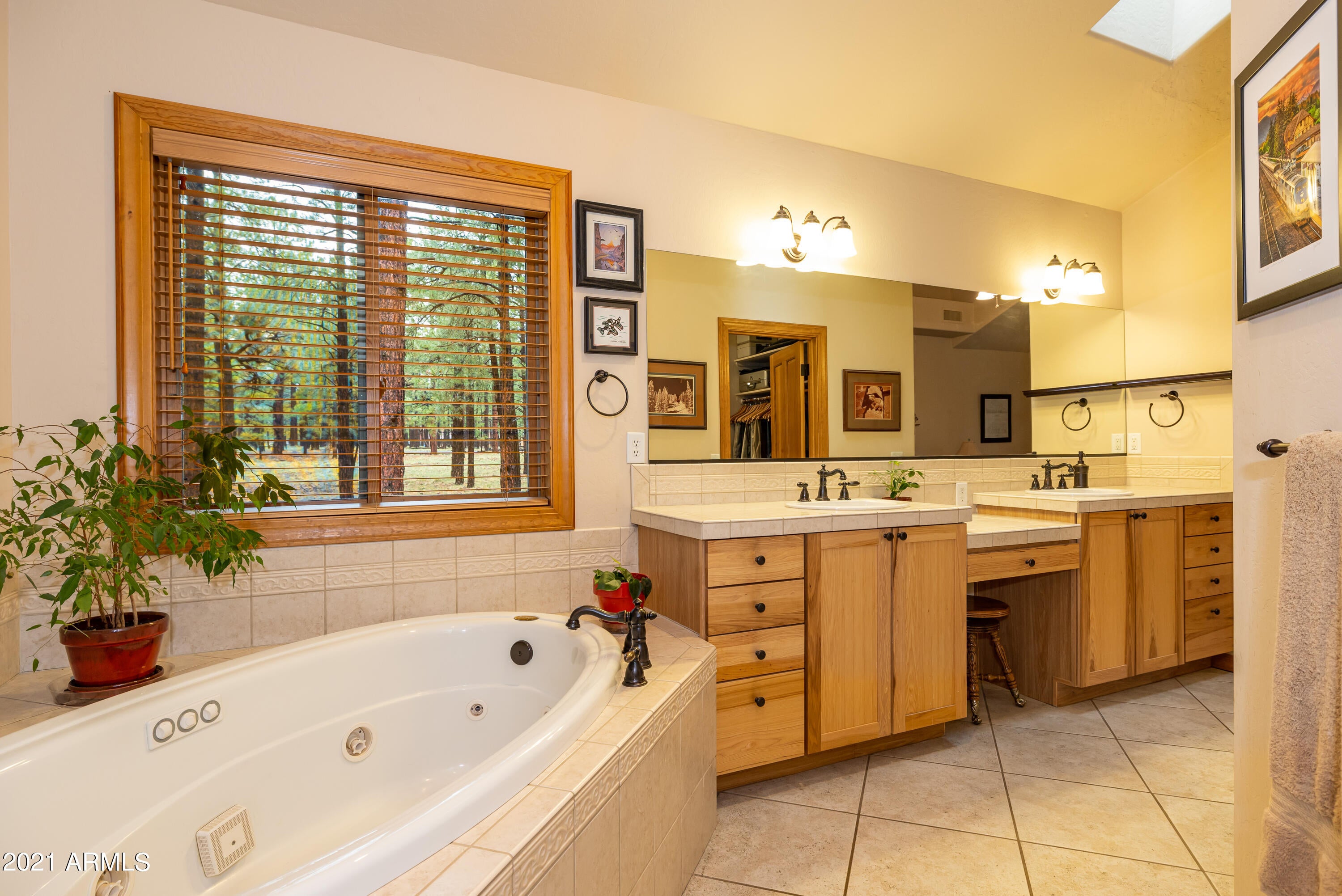 LOCKETT RANCHES - Residential