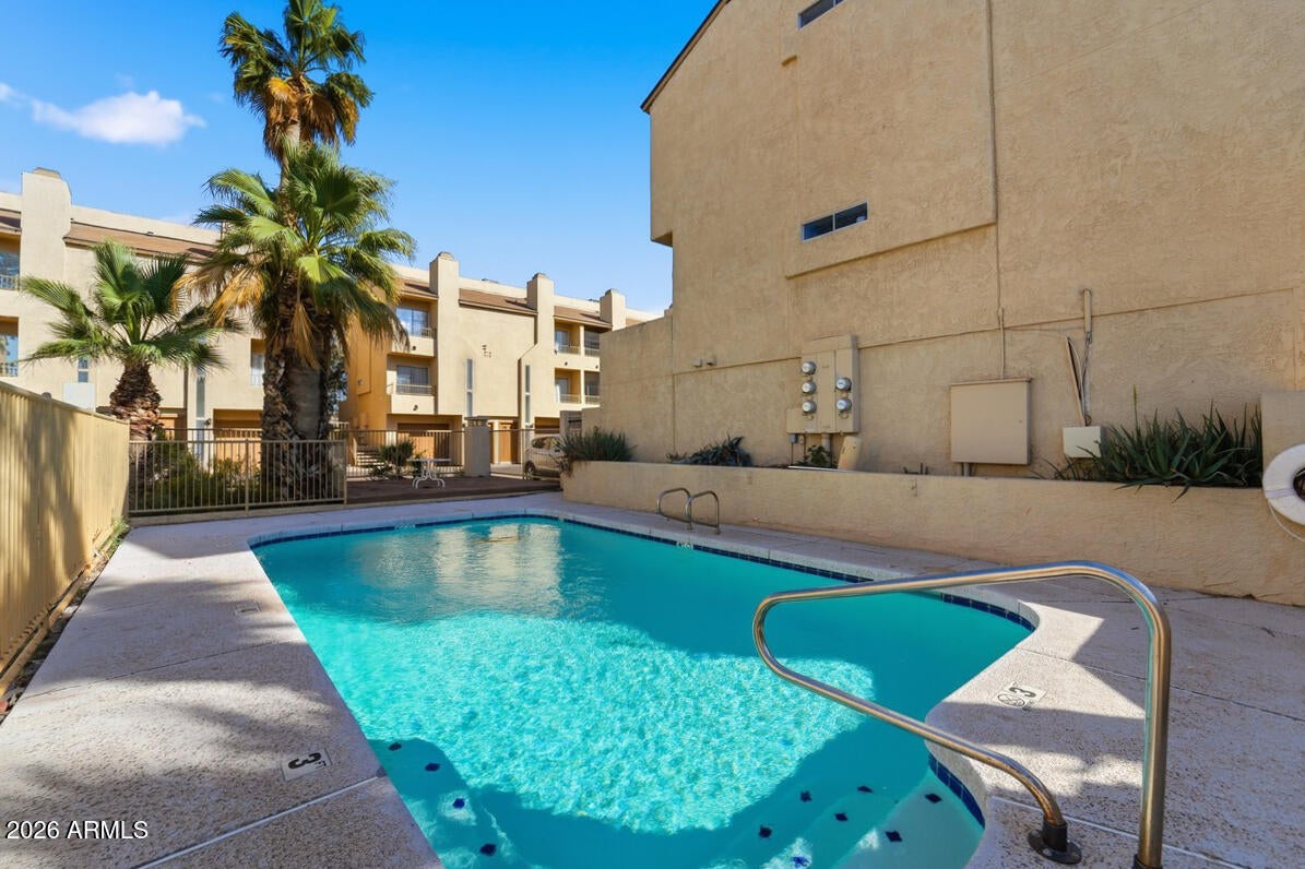 MESA PARK TOWNHOMES 2 UNIT 1-26 - Residential