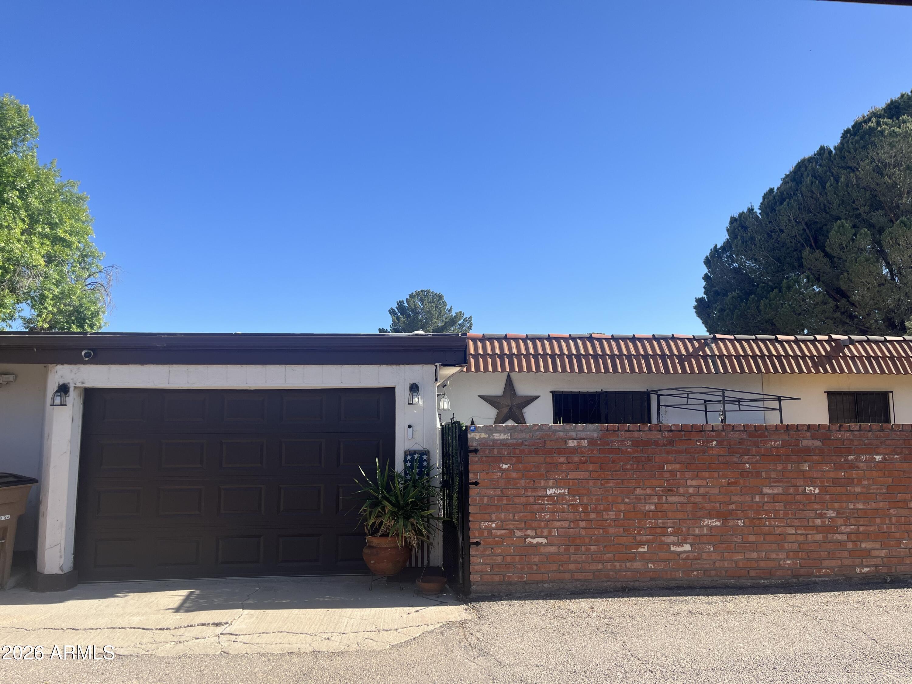 GERONIMO TRAIL TOWNHOUSES - Residential