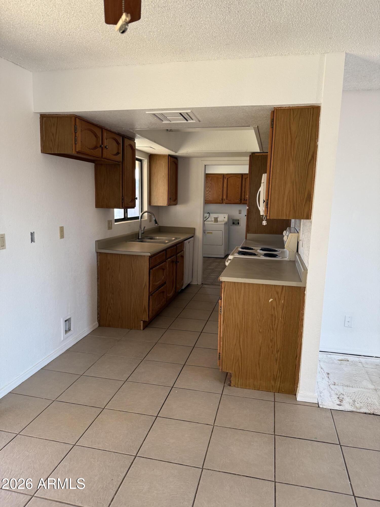 ARIZONA CITY UNIT FOUR - Residential