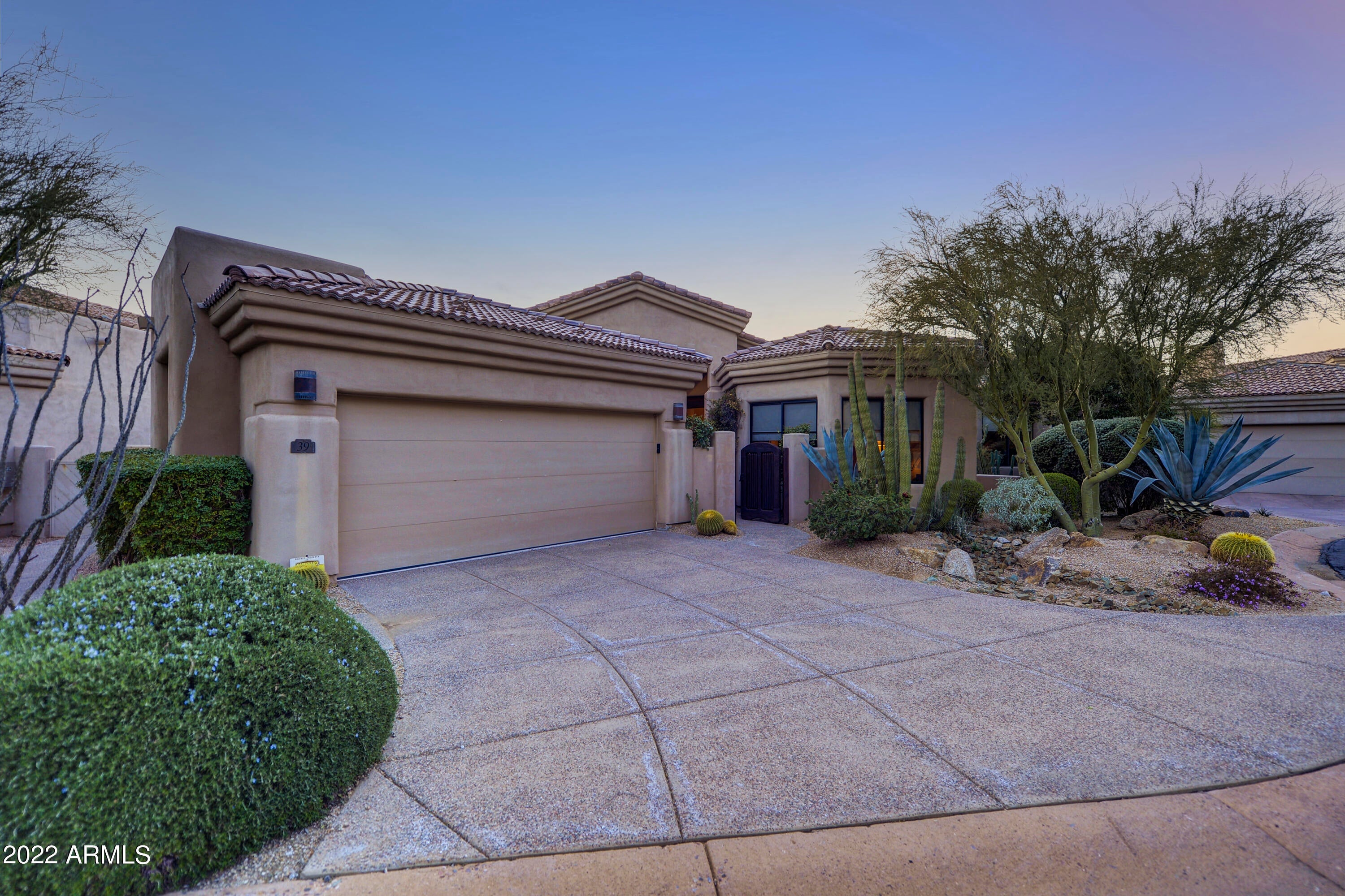 WHISPERING RIDGE - Residential