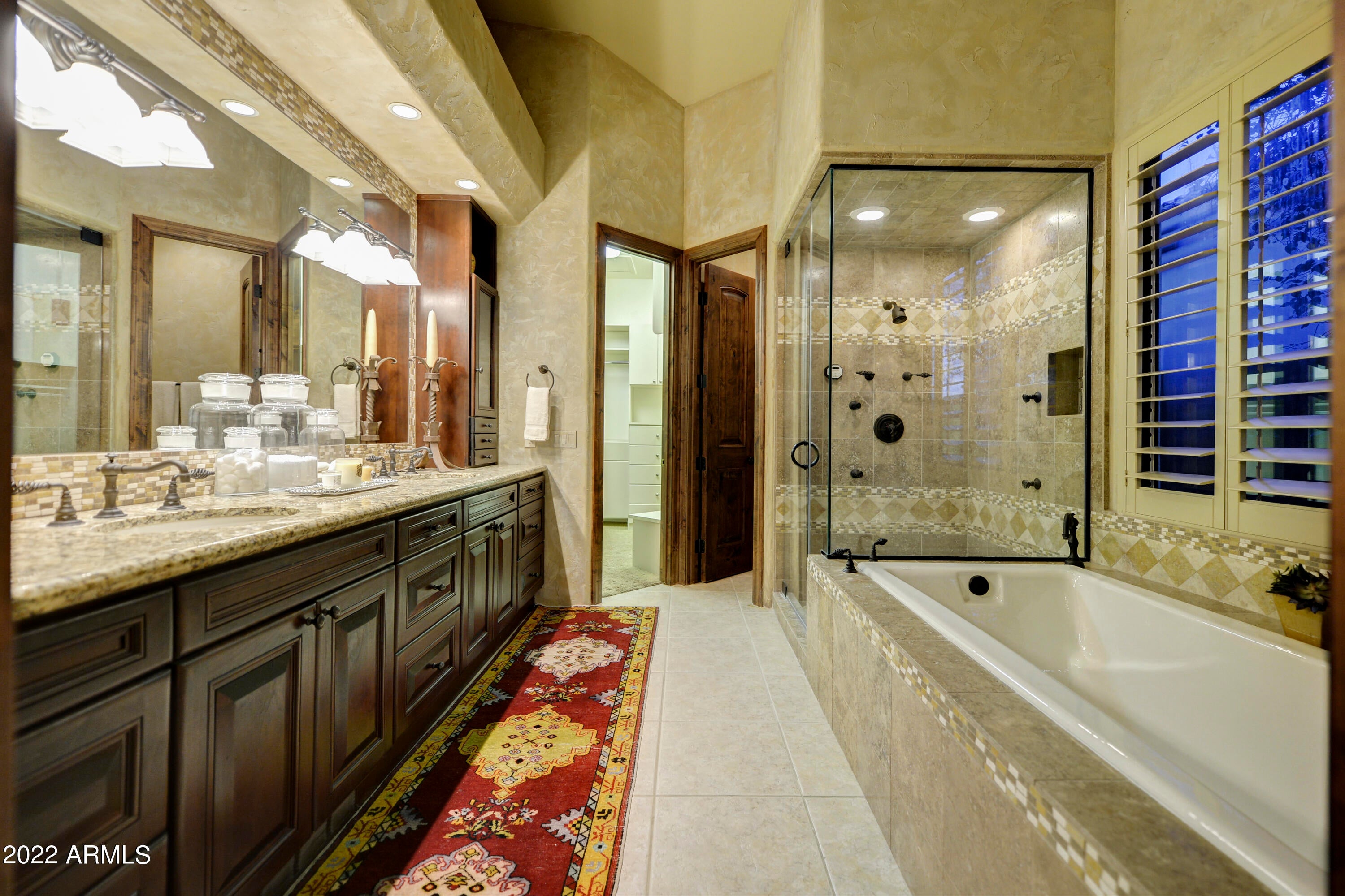WHISPERING RIDGE - Residential
