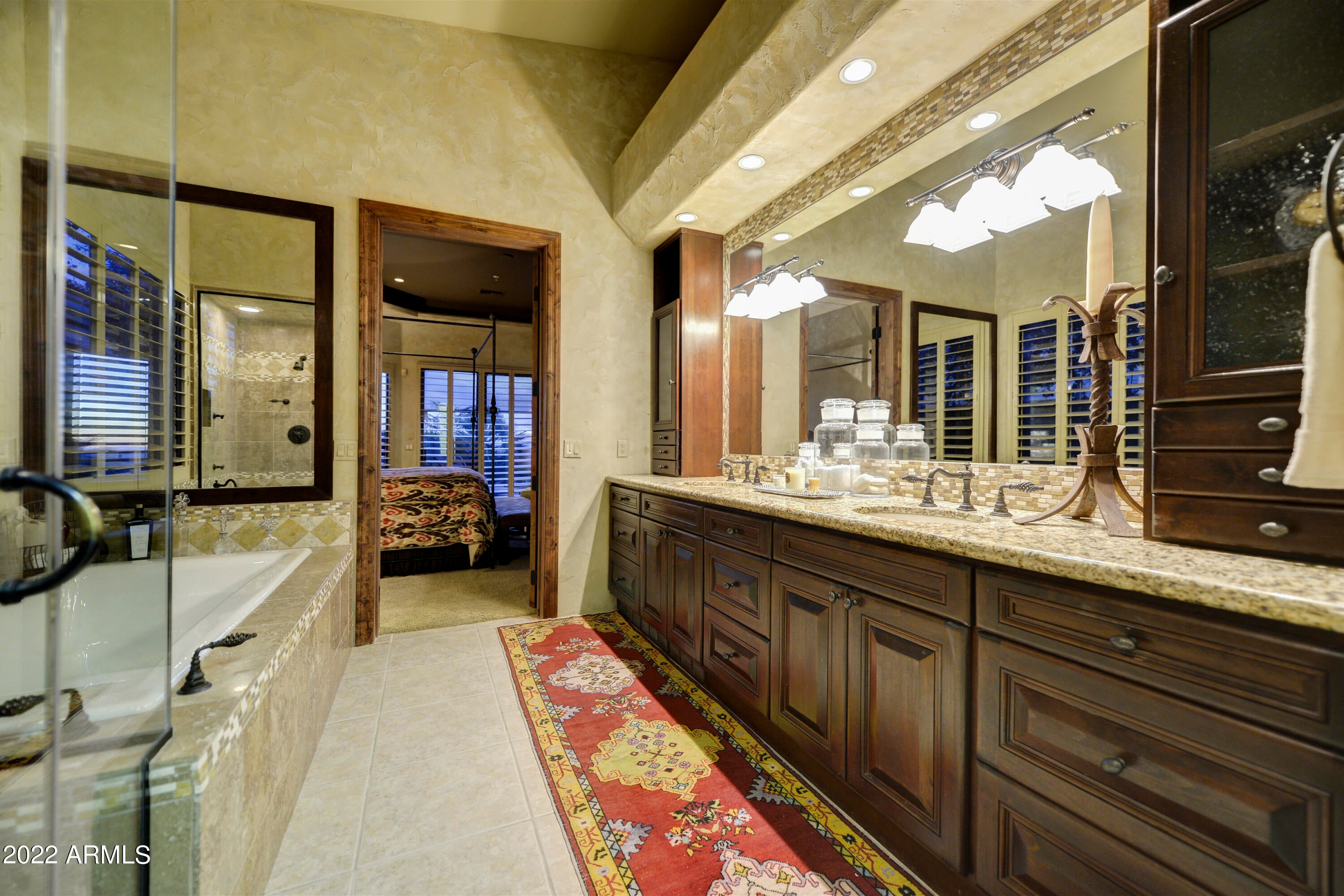 WHISPERING RIDGE - Residential