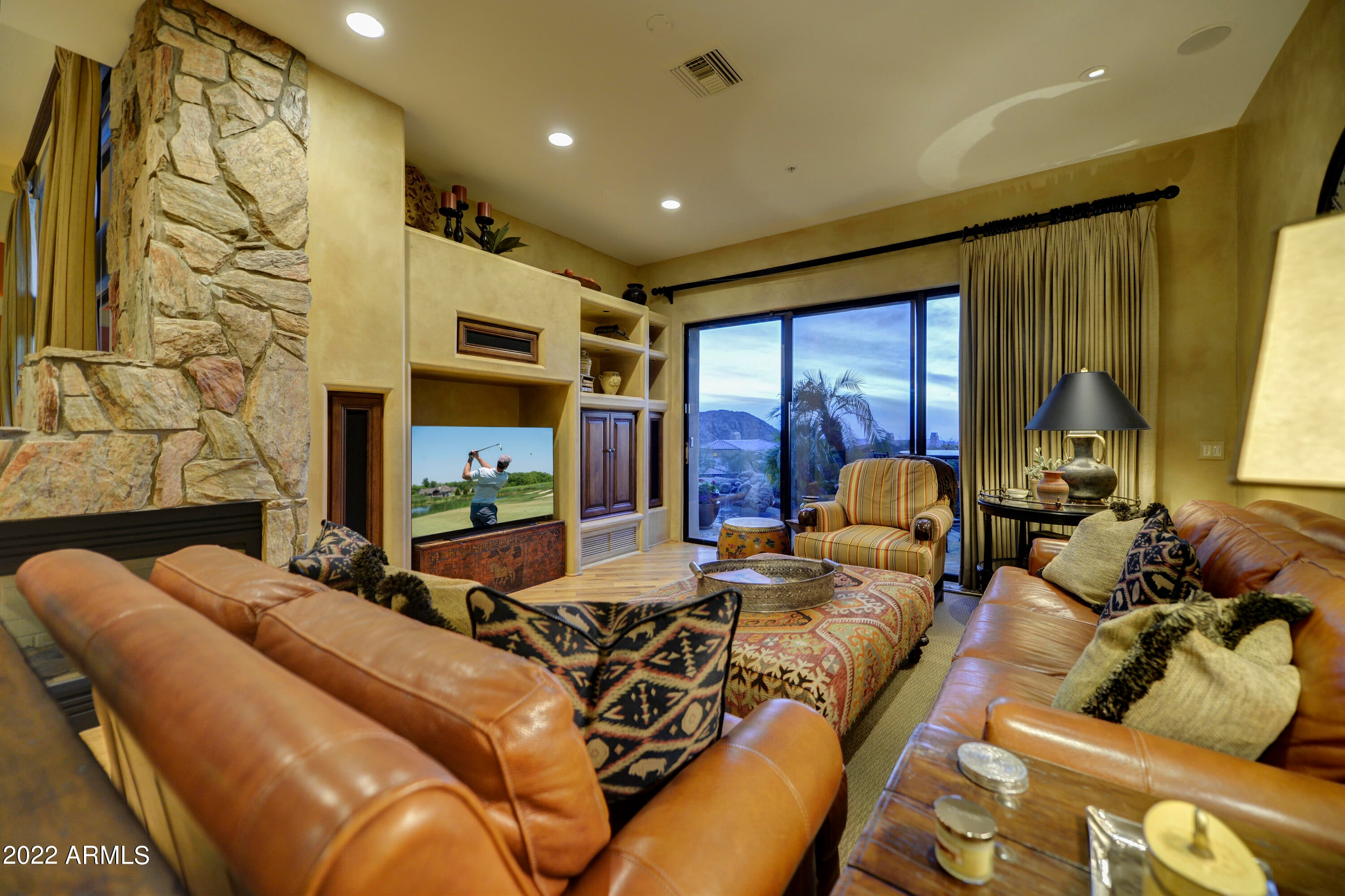 WHISPERING RIDGE - Residential