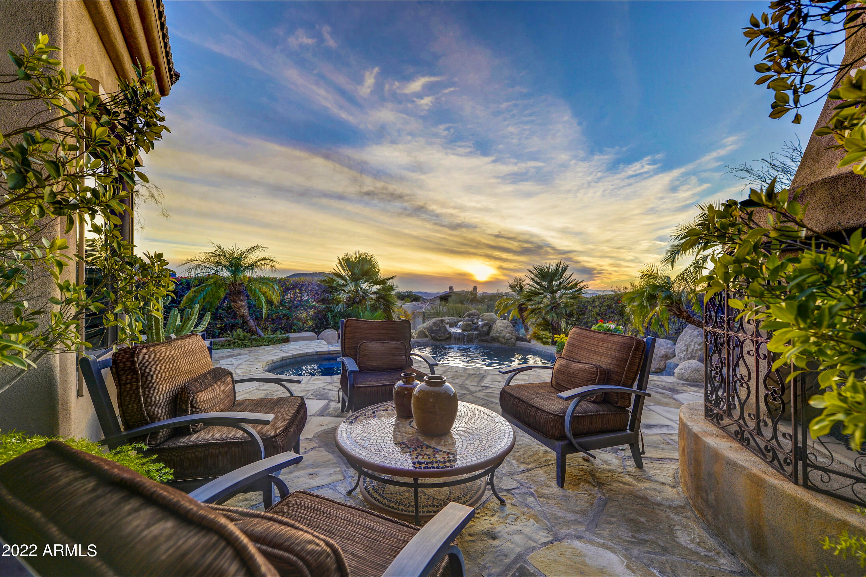 WHISPERING RIDGE - Residential