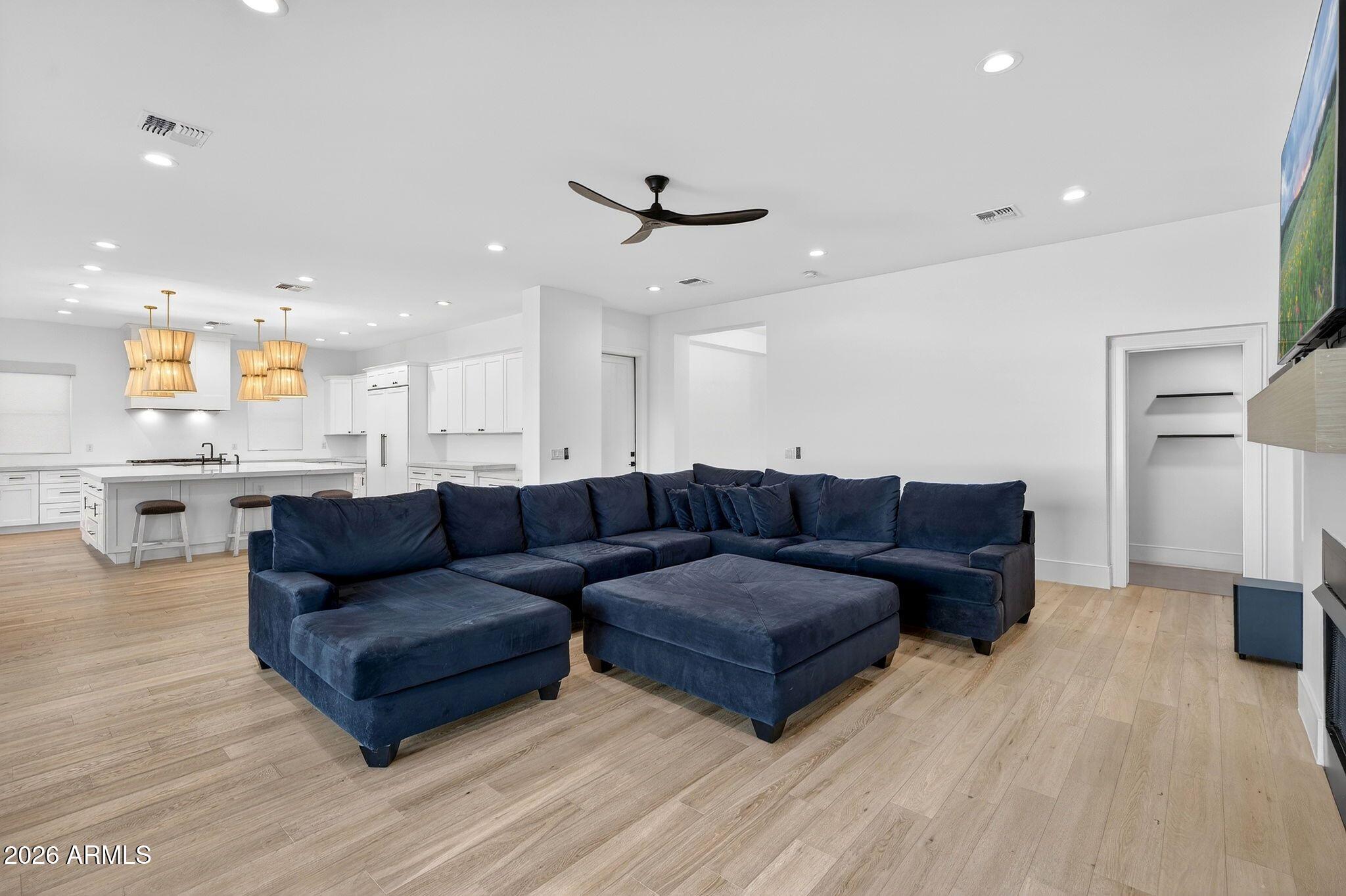 PECAN LAKE - Residential