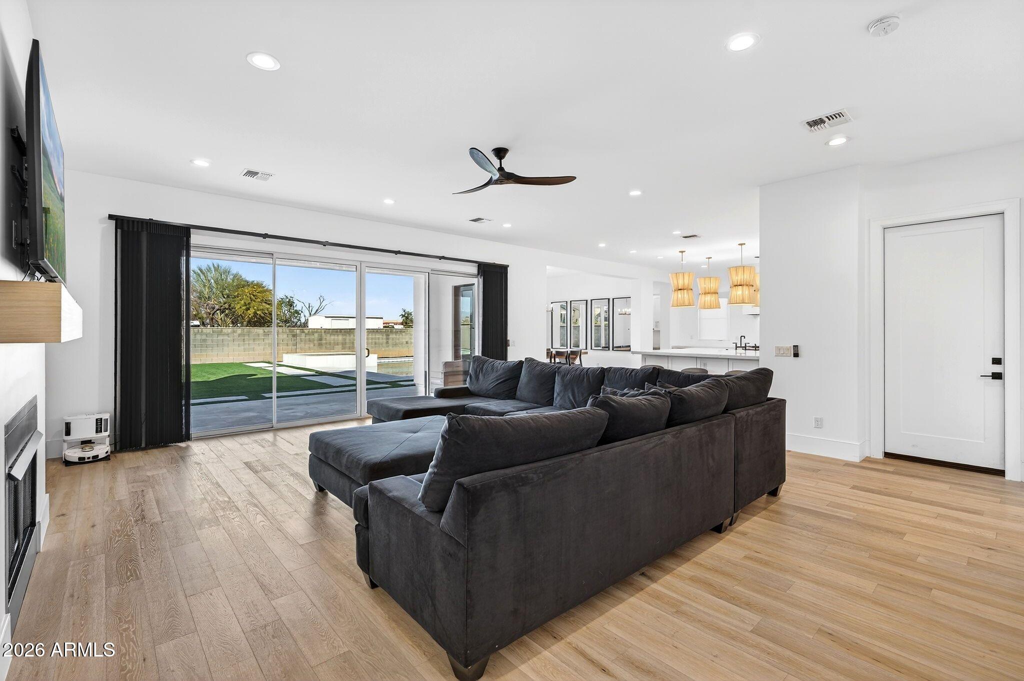 PECAN LAKE - Residential