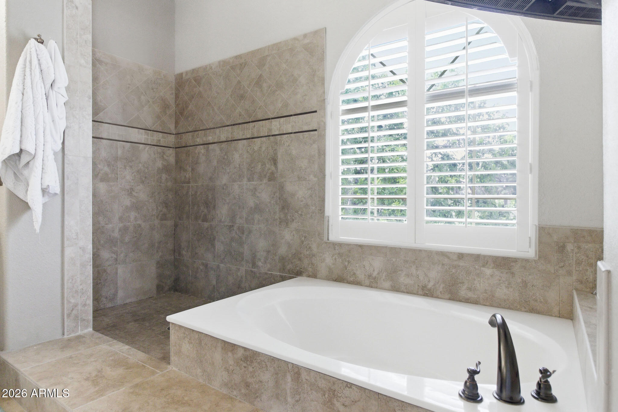 HAMILTON ARROWHEAD RANCH 2 - Residential