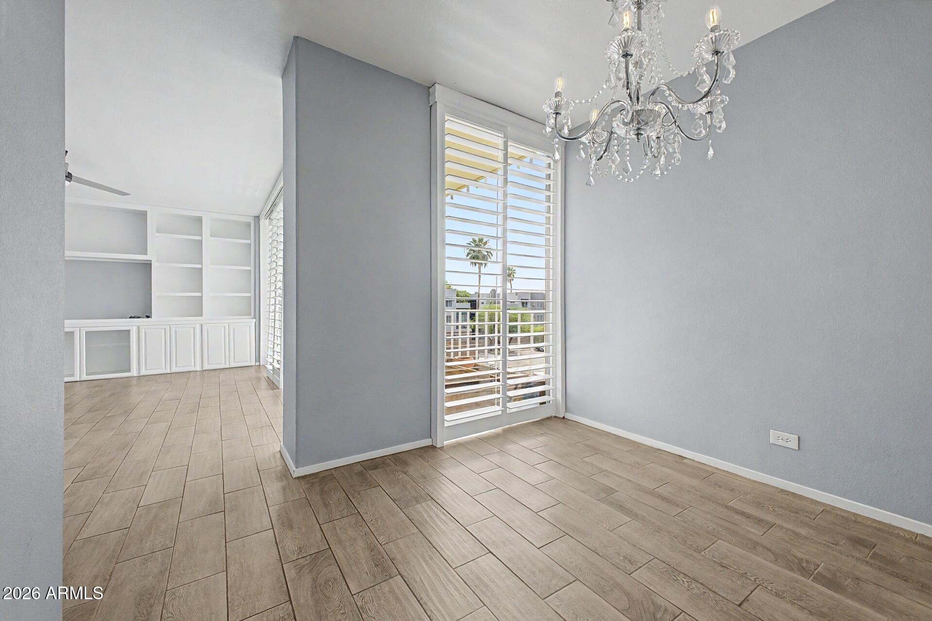 EXECUTIVE TOWERS - Residential