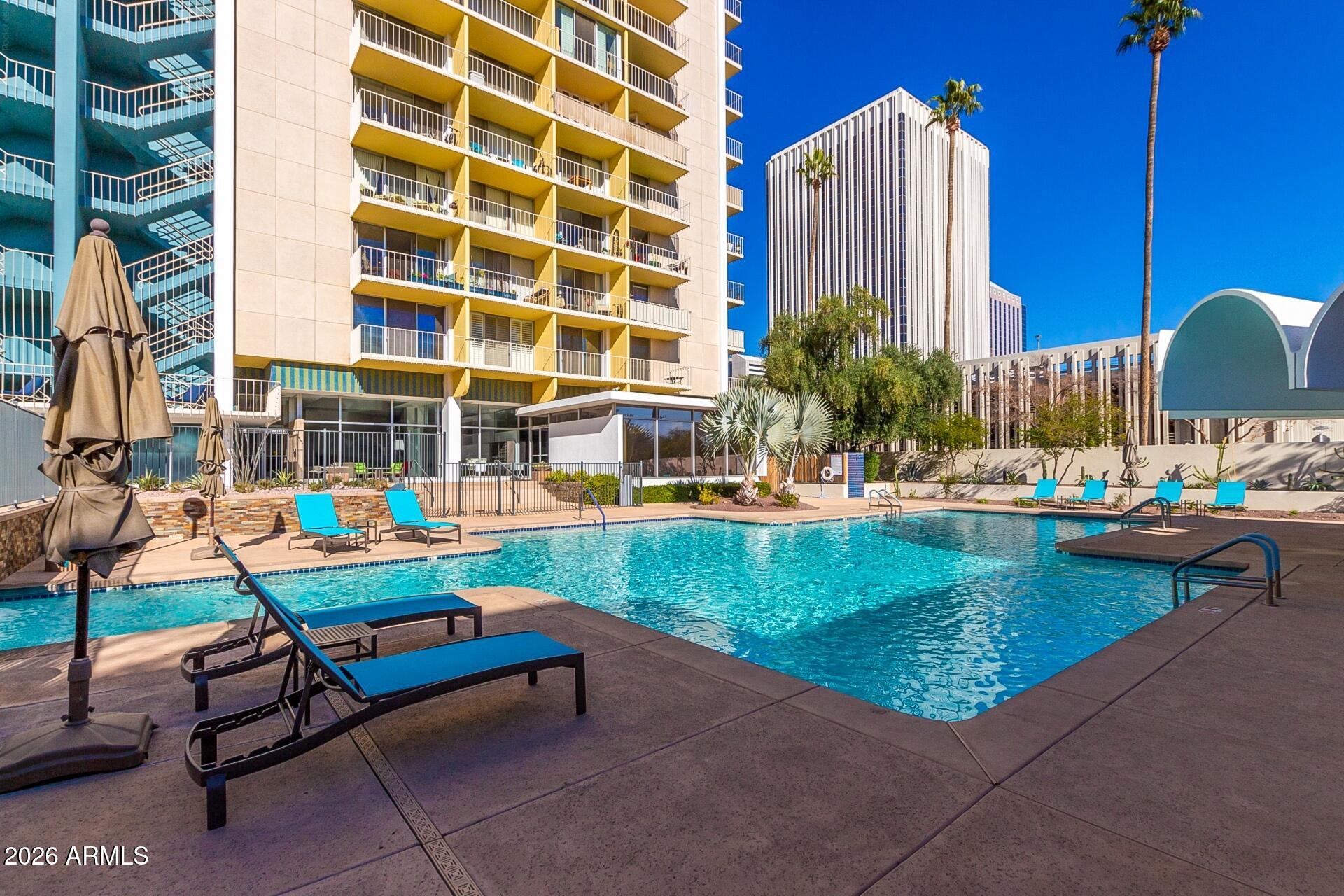 EXECUTIVE TOWERS - Residential