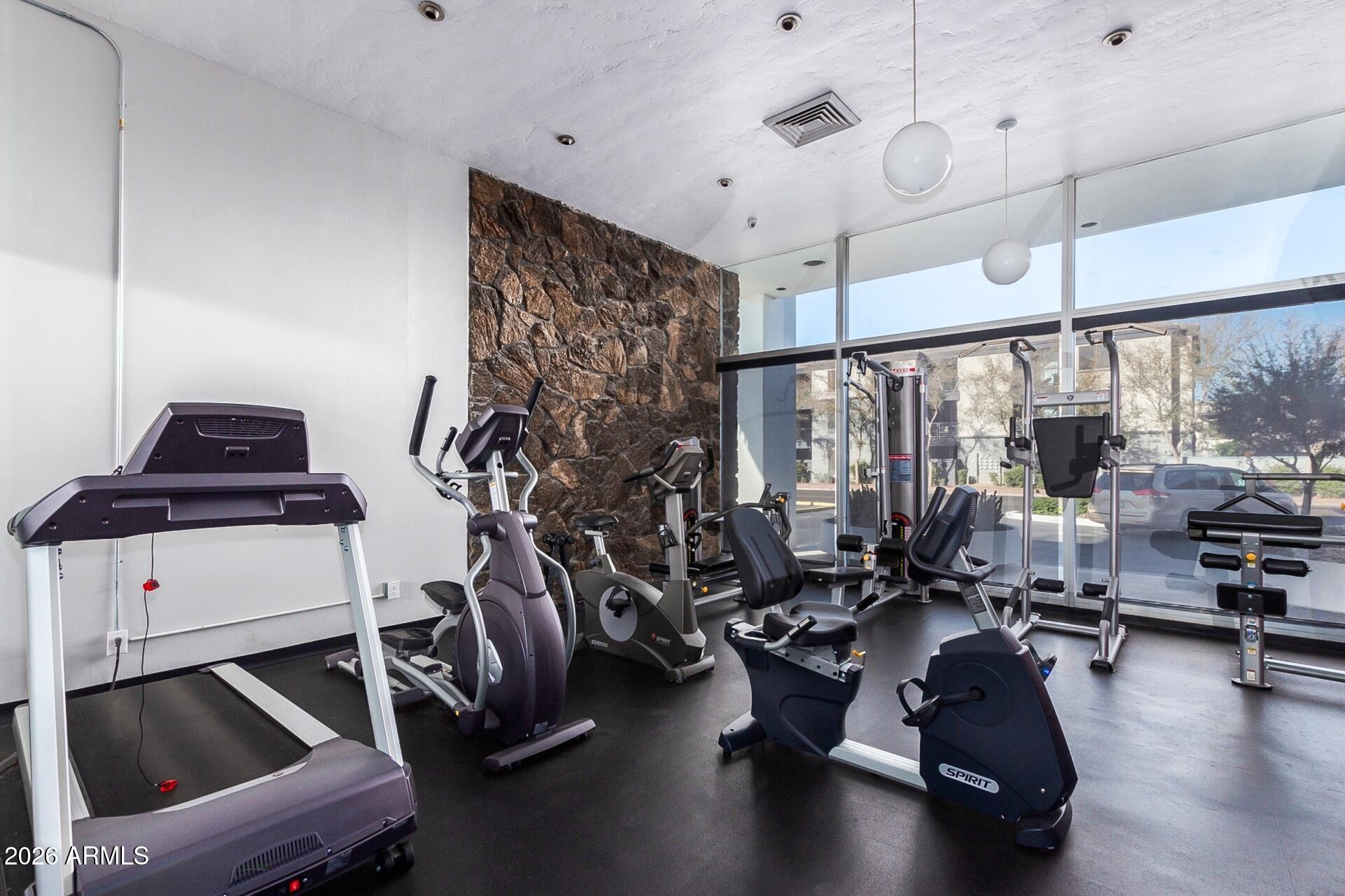 EXECUTIVE TOWERS - Residential