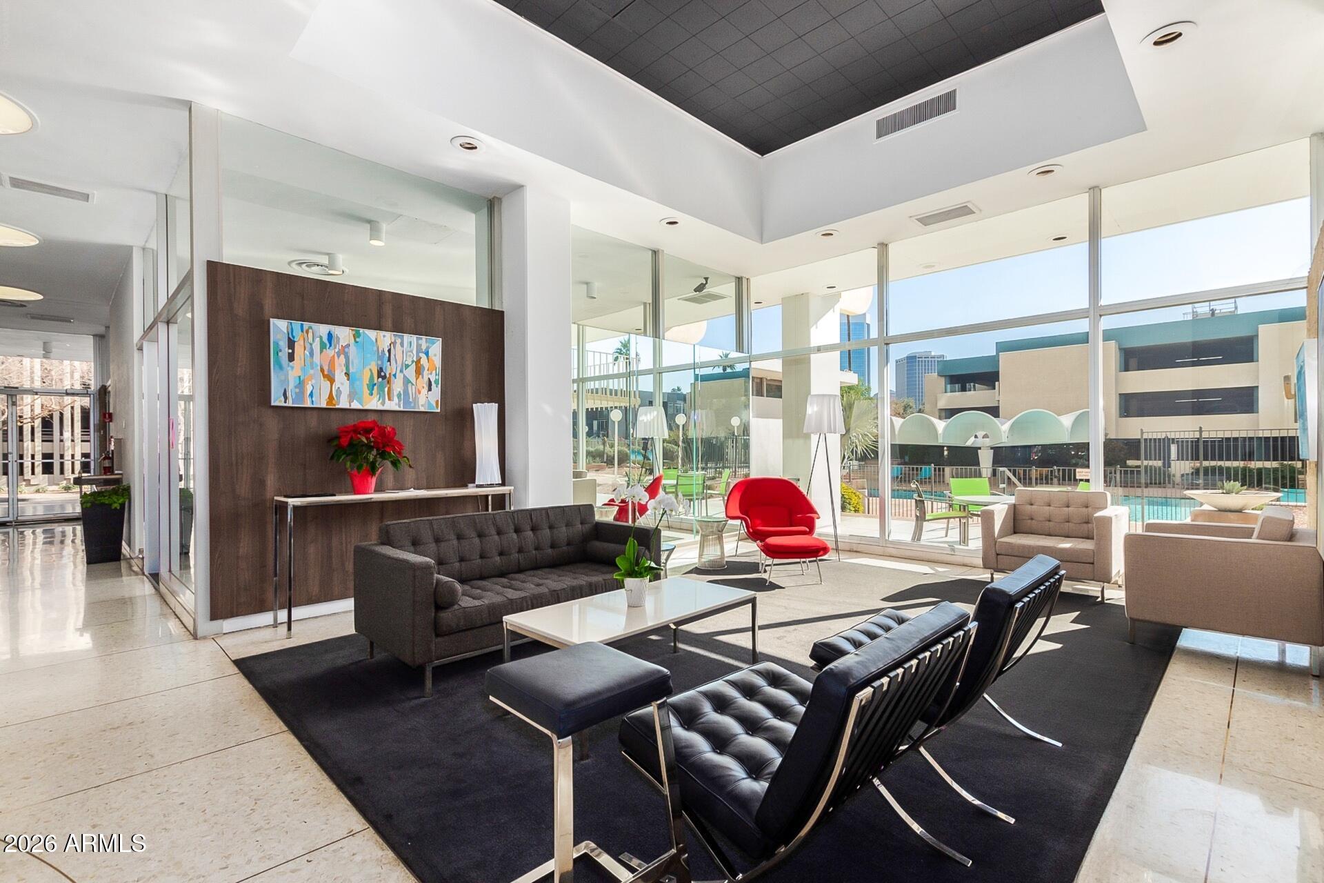 EXECUTIVE TOWERS - Residential