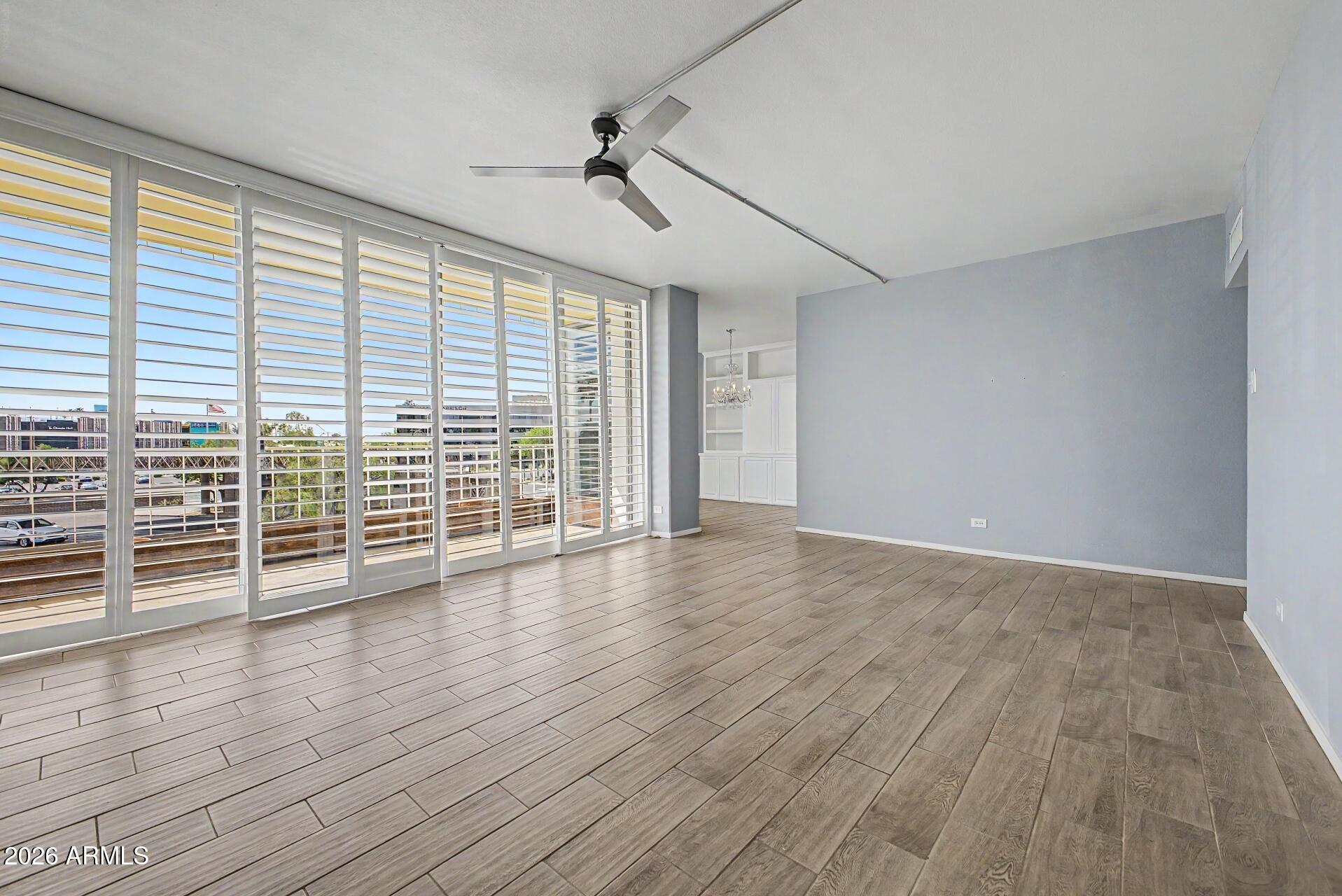 EXECUTIVE TOWERS - Residential