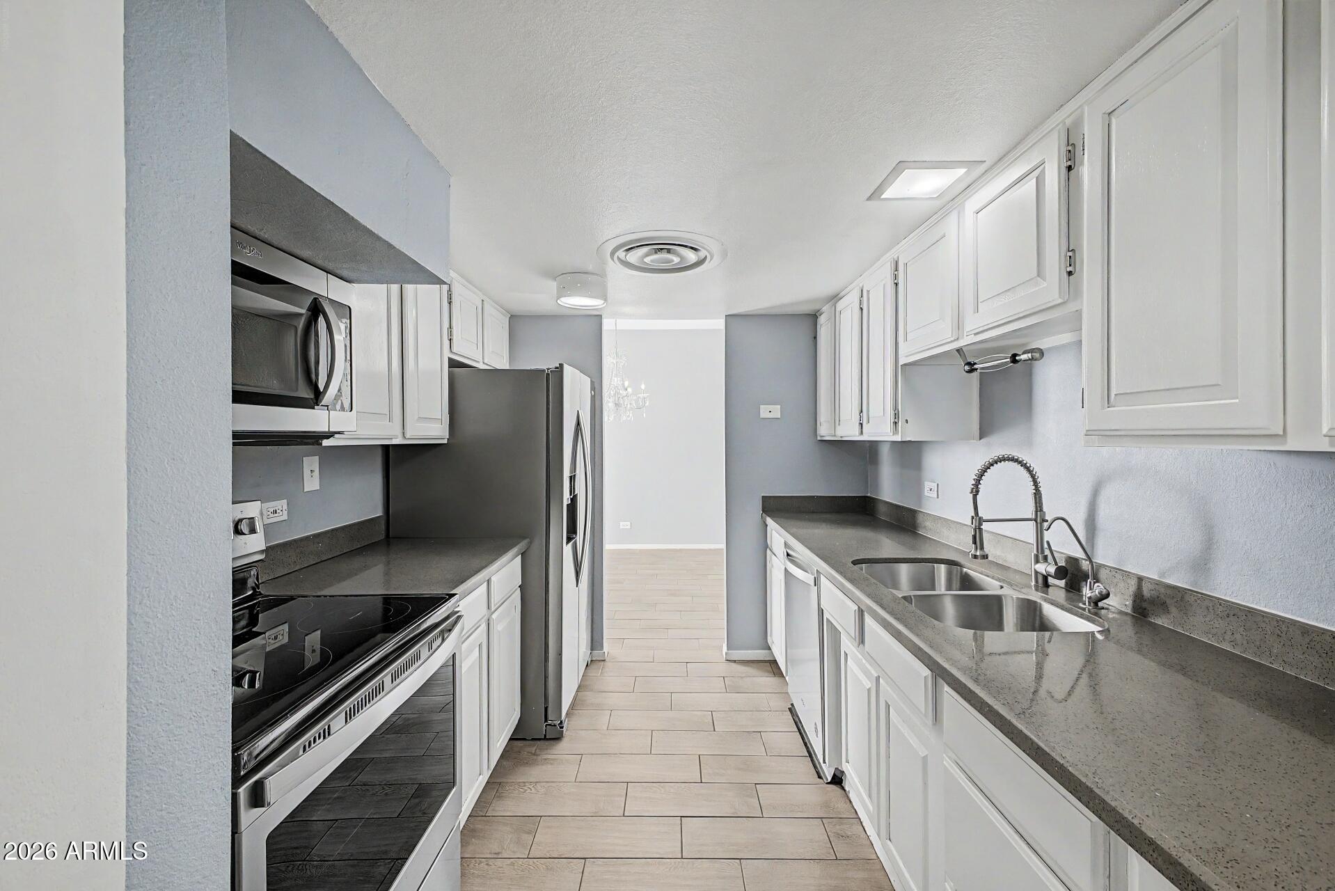 EXECUTIVE TOWERS - Residential