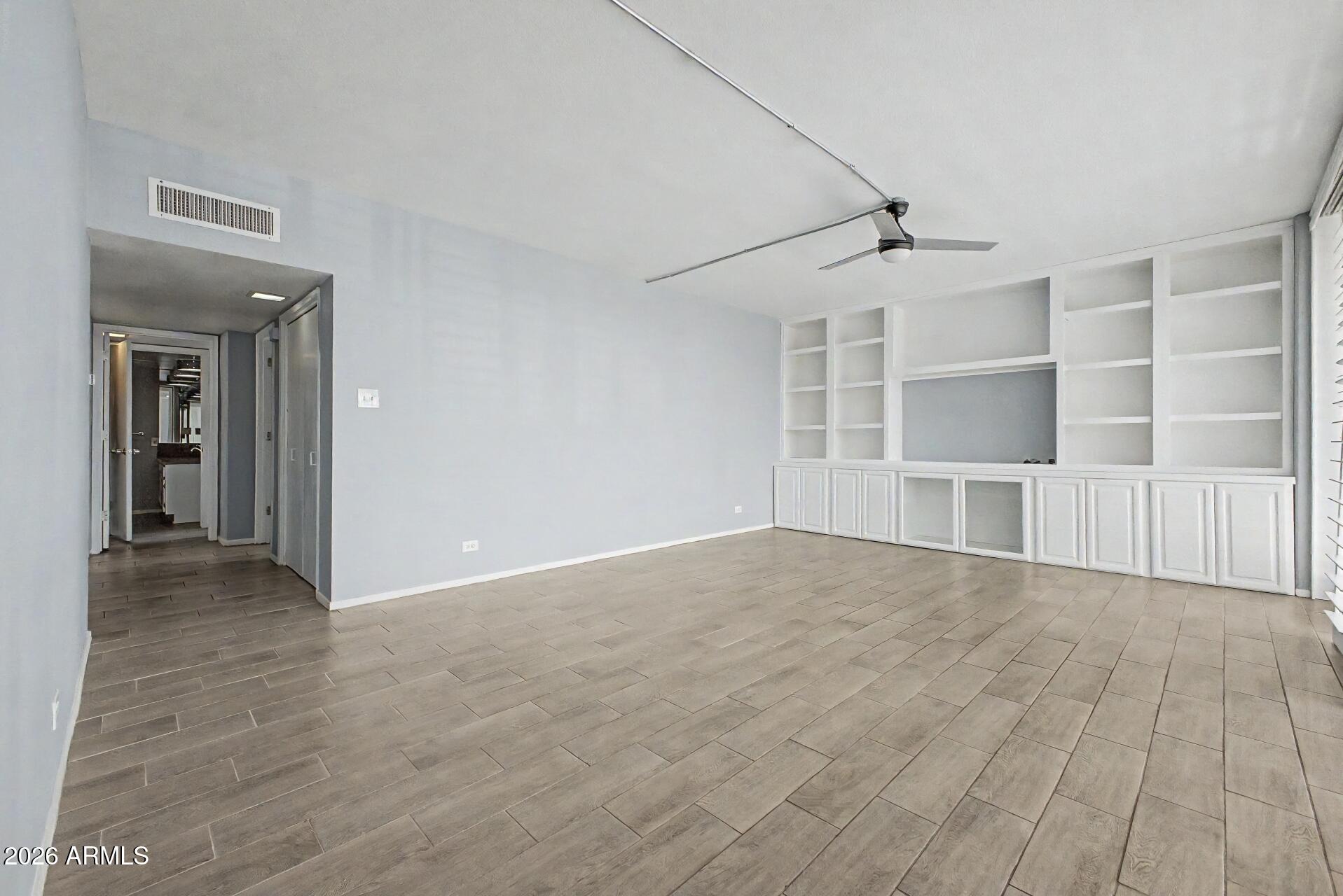 EXECUTIVE TOWERS - Residential