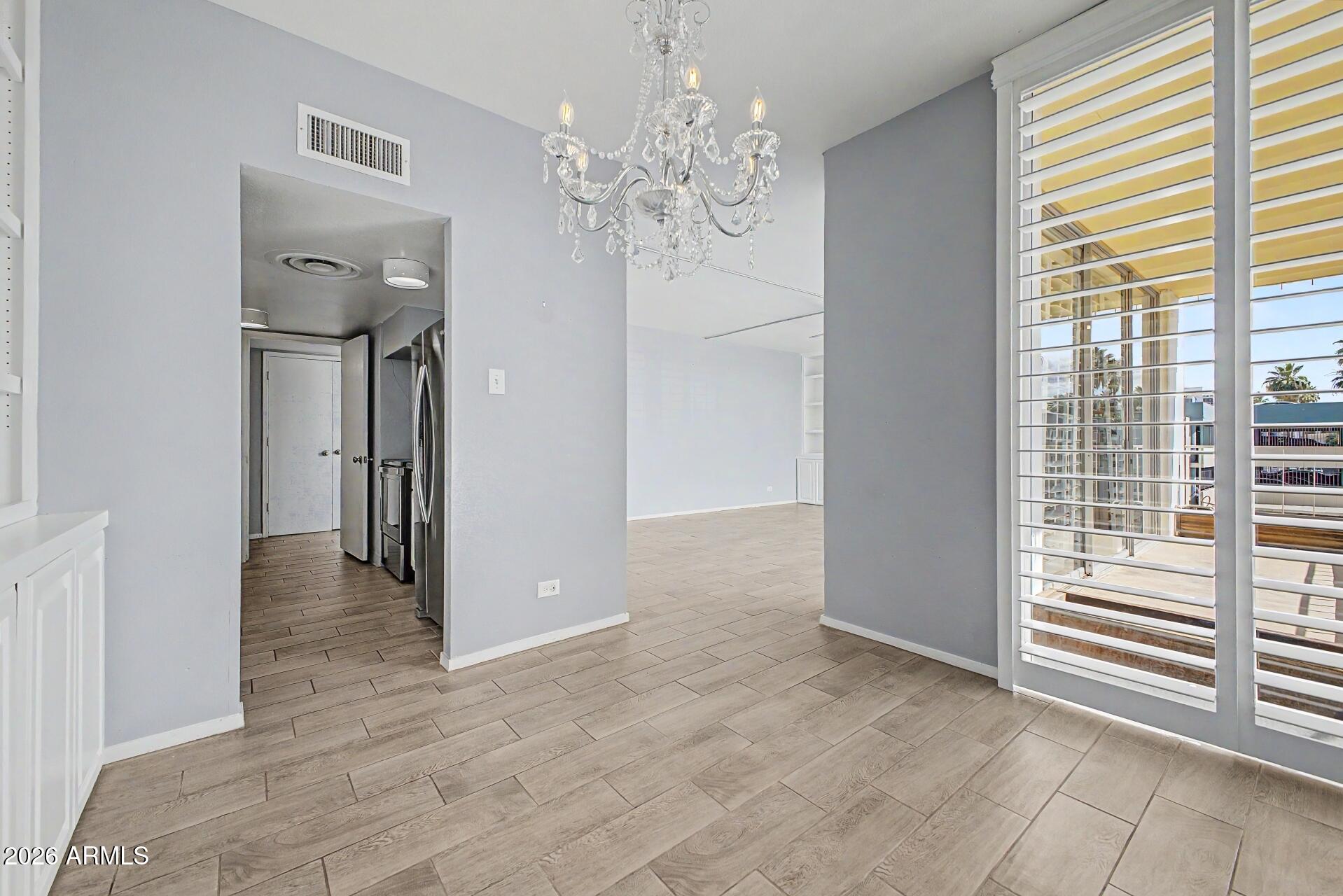 EXECUTIVE TOWERS - Residential