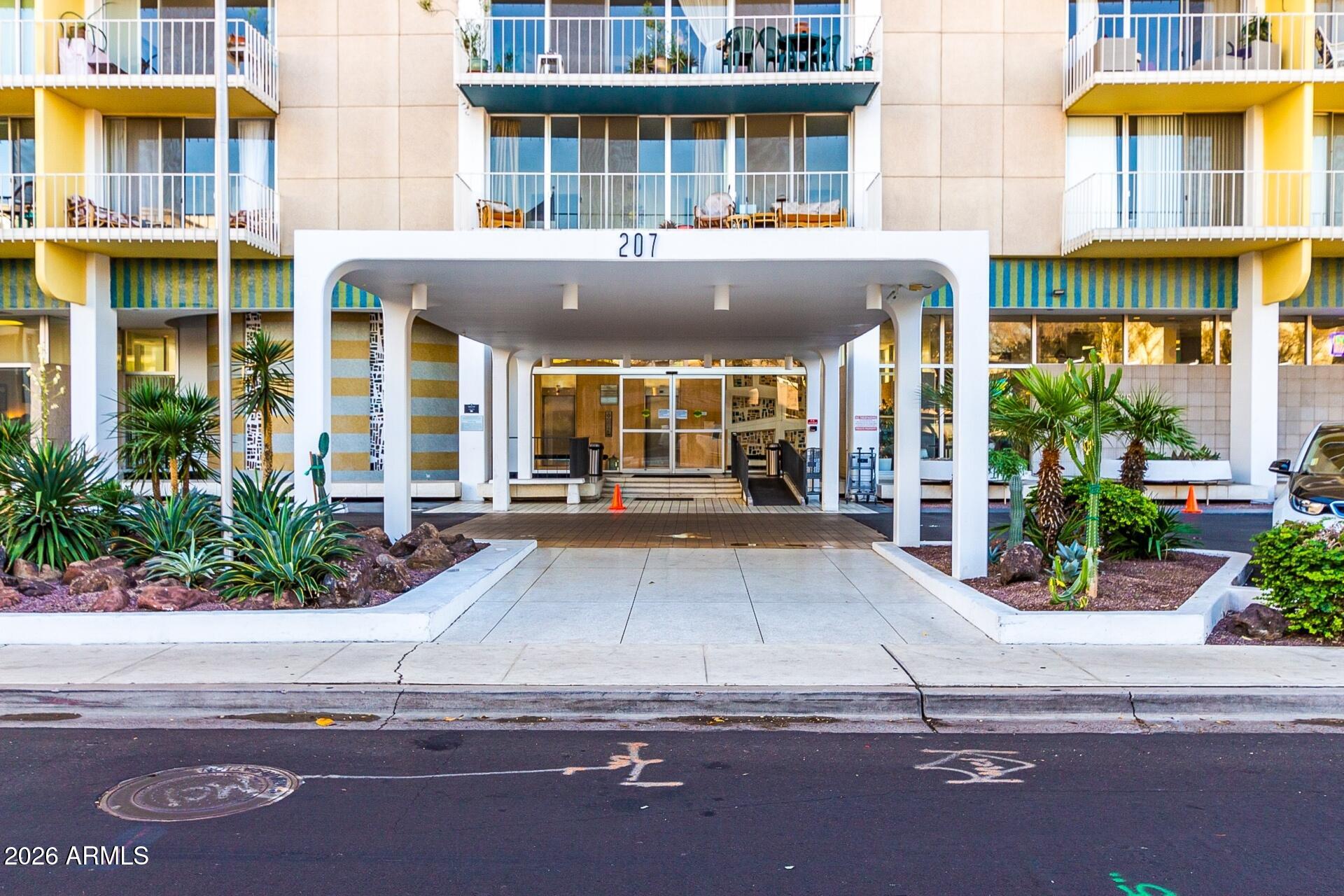 EXECUTIVE TOWERS - Residential