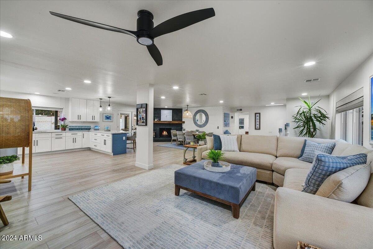CENTURY NORTH - Residential