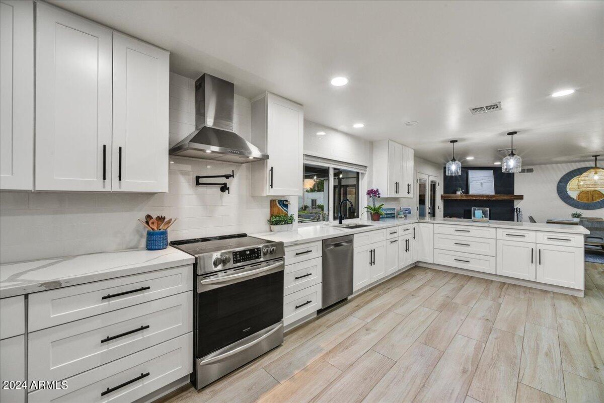 CENTURY NORTH - Residential