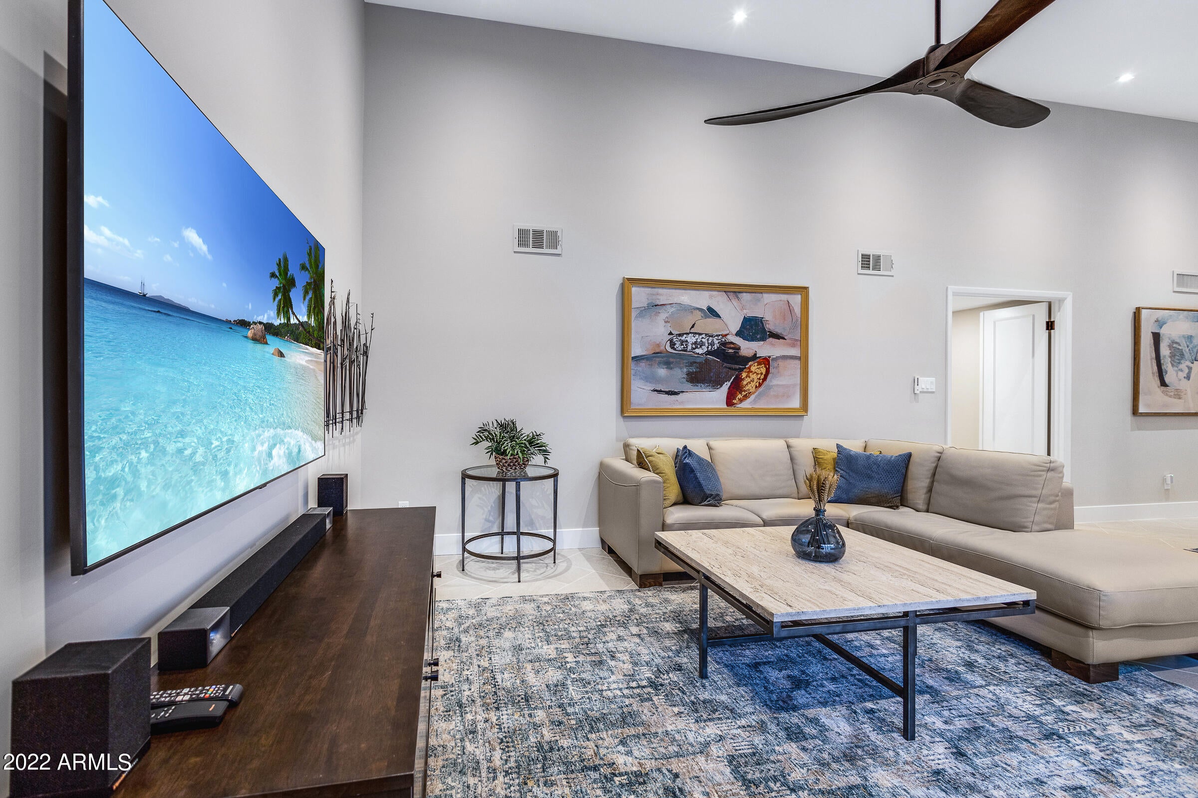 PALO VIENTO 1 - Residential