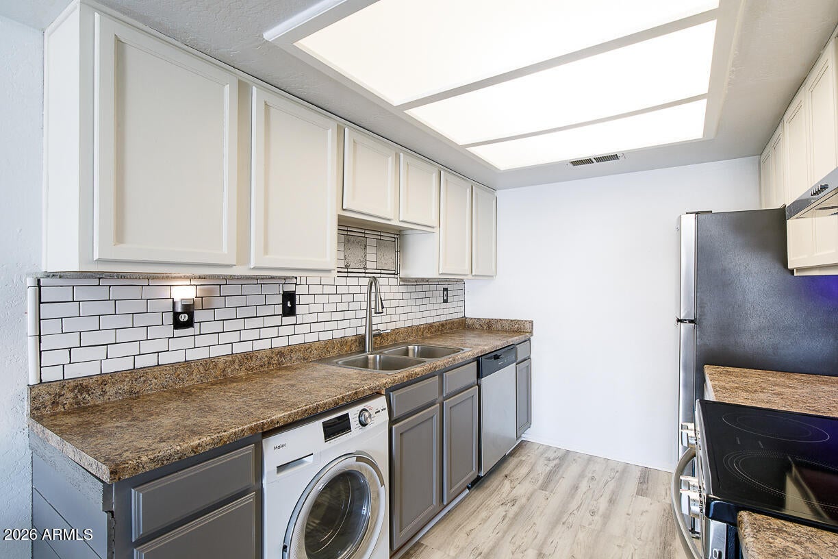 Autumn Park Condominium - Residential