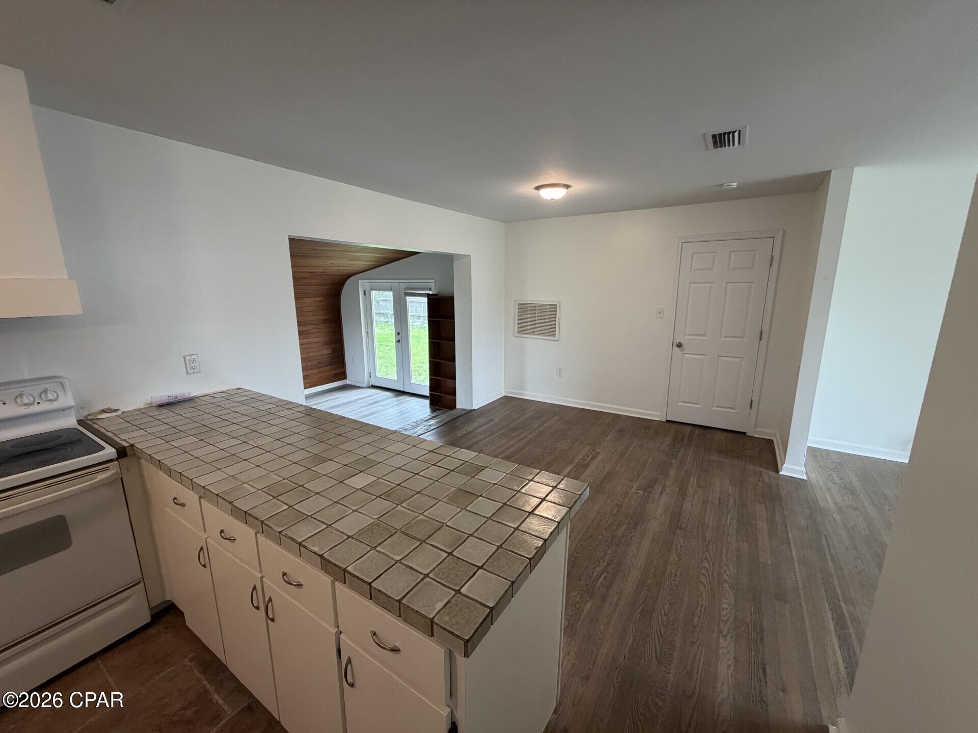 Forest Park 3rd Add - Residential Lease