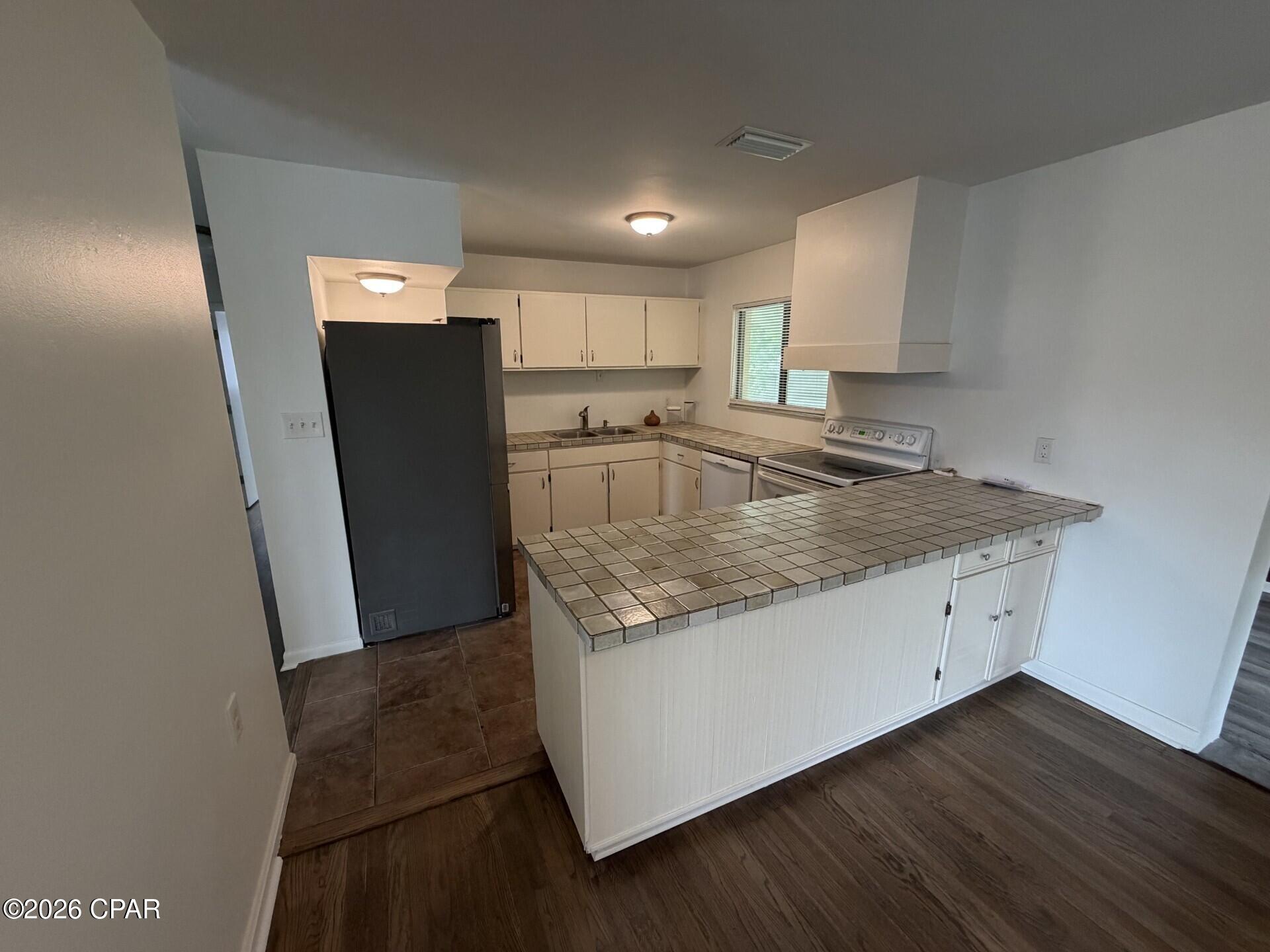 Forest Park 3rd Add - Residential Lease