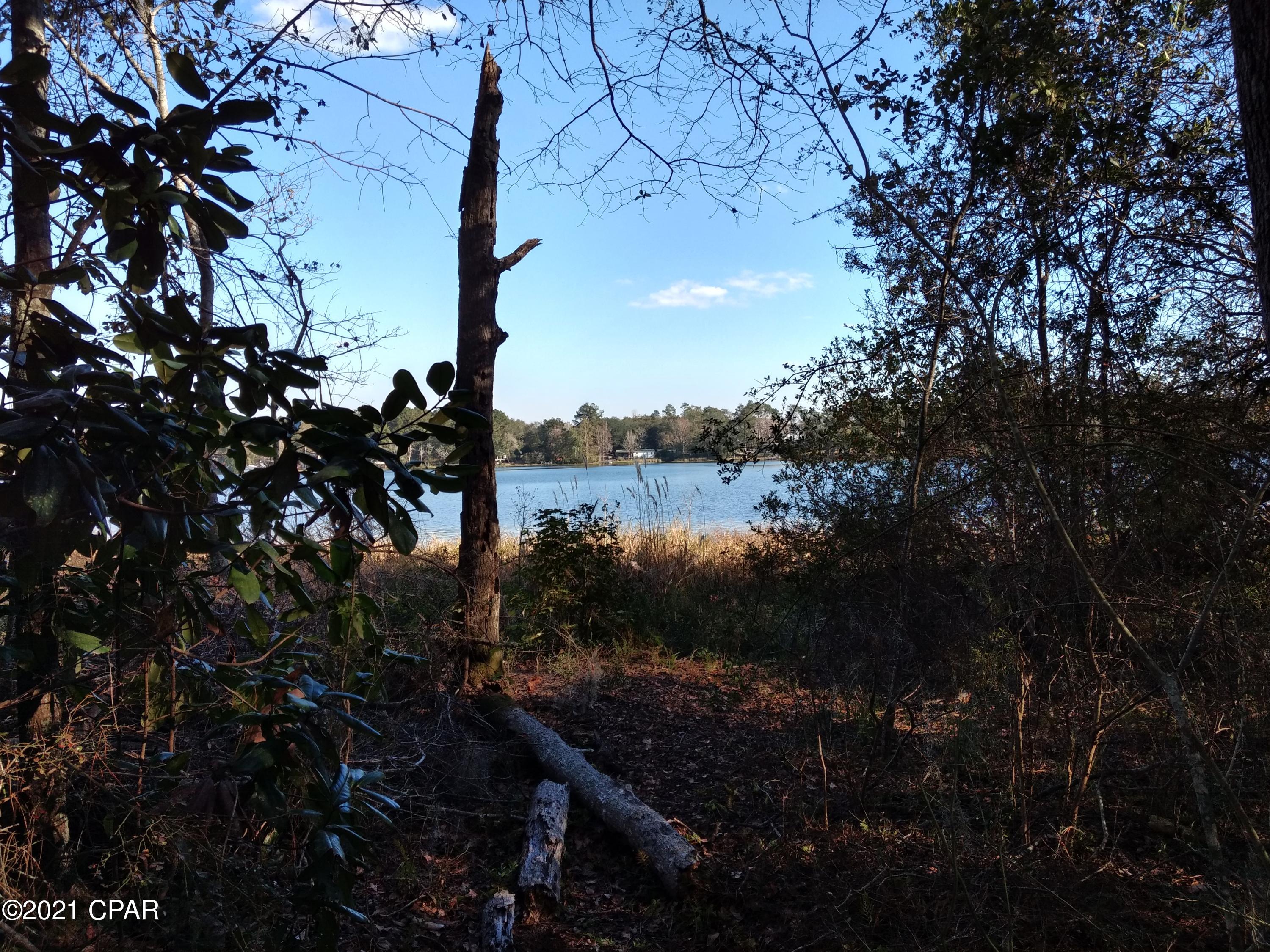 Lake Victor - Land