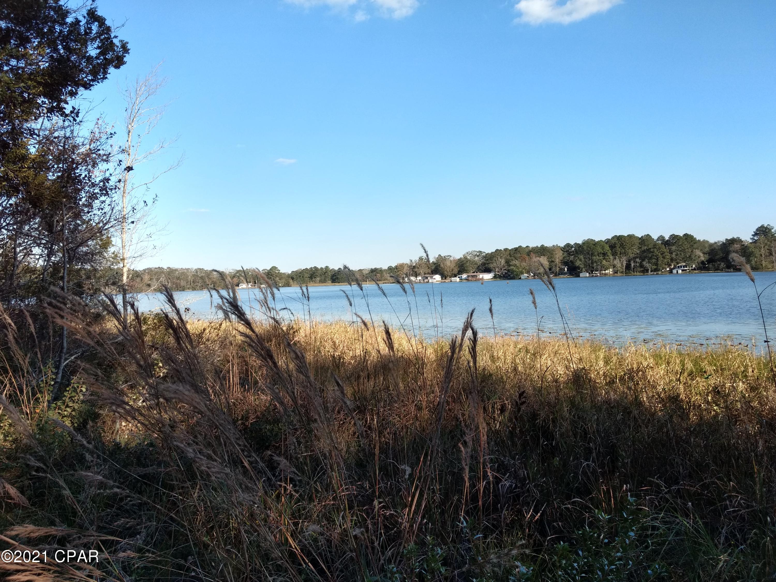 Lake Victor - Land
