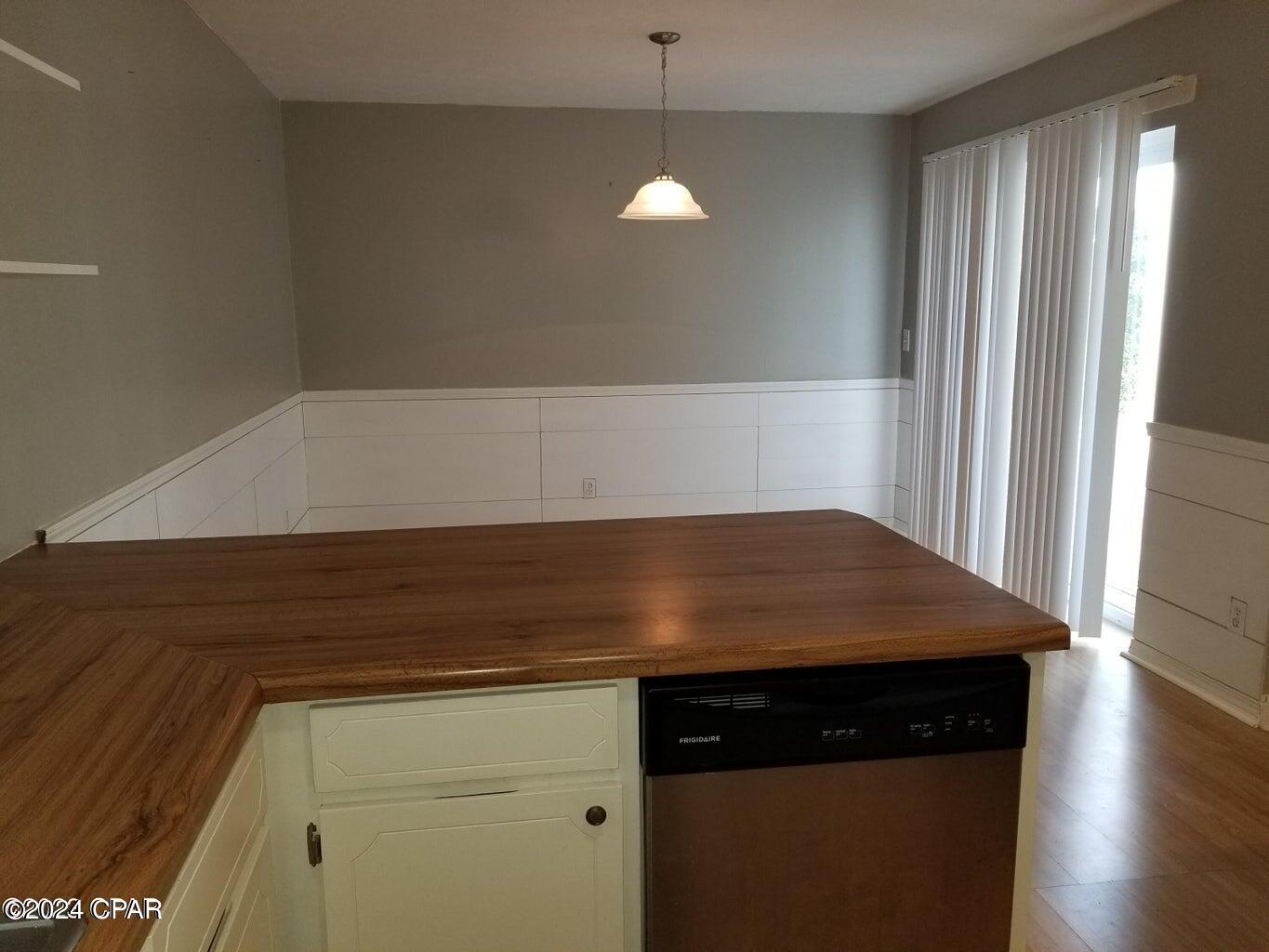 Lakeside - Residential Lease