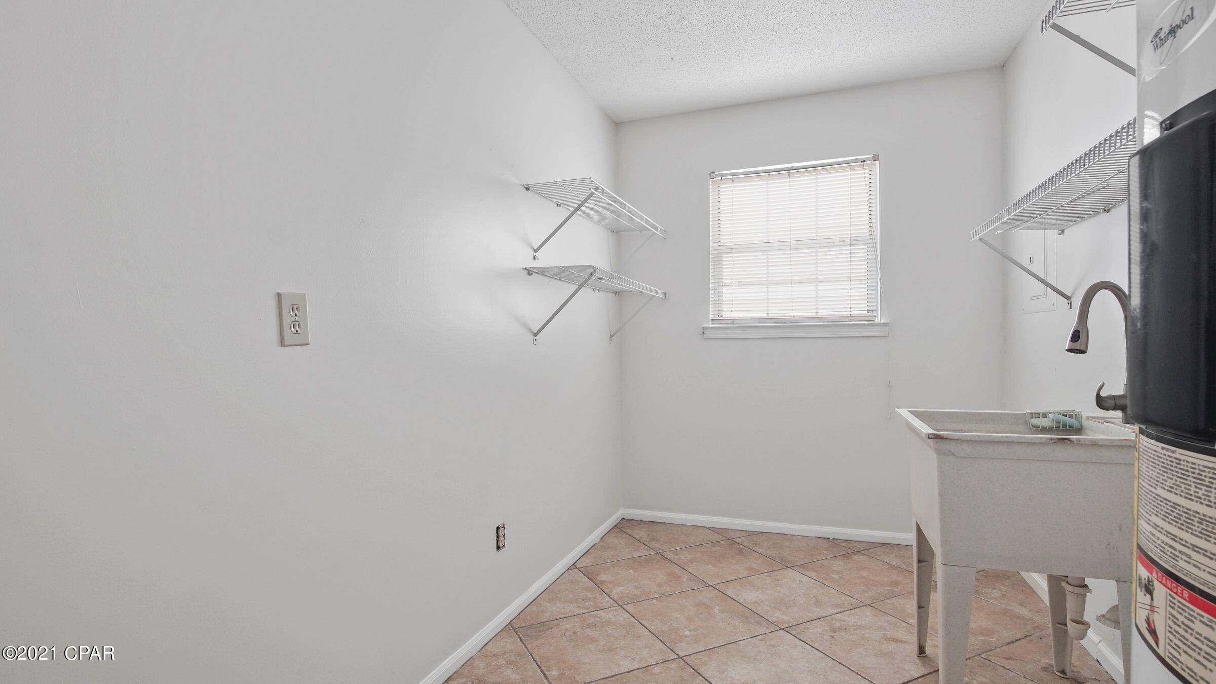 Bid-A-Wee North 1st Add - Residential