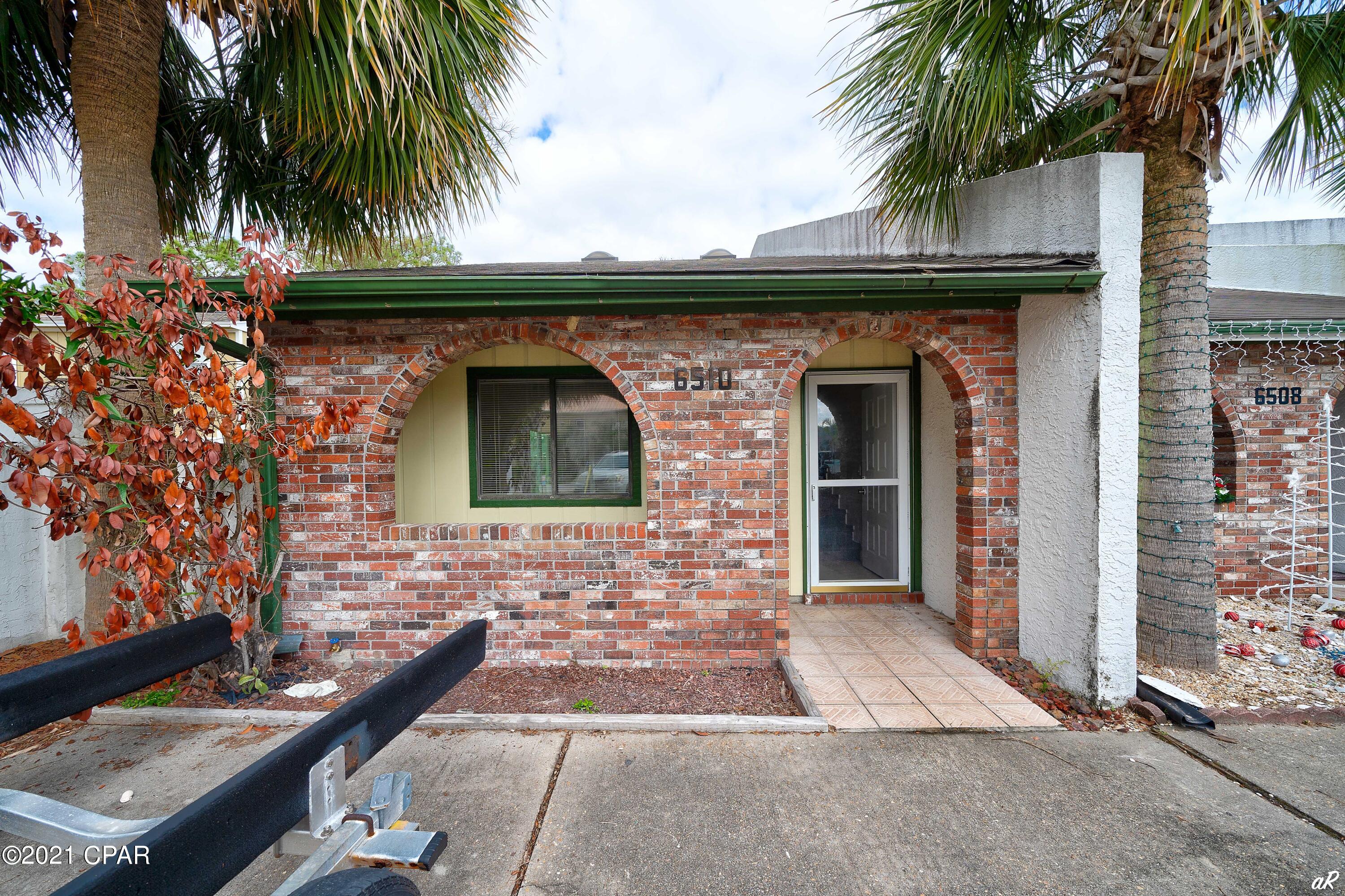 Application will be required before showing.

This townhouse is conveniently located on North Lagoon Dr. This 2 bedroom 1.5 bath town house has brand new carpet and new paint throughout. This town house has a nice fenced in yard.