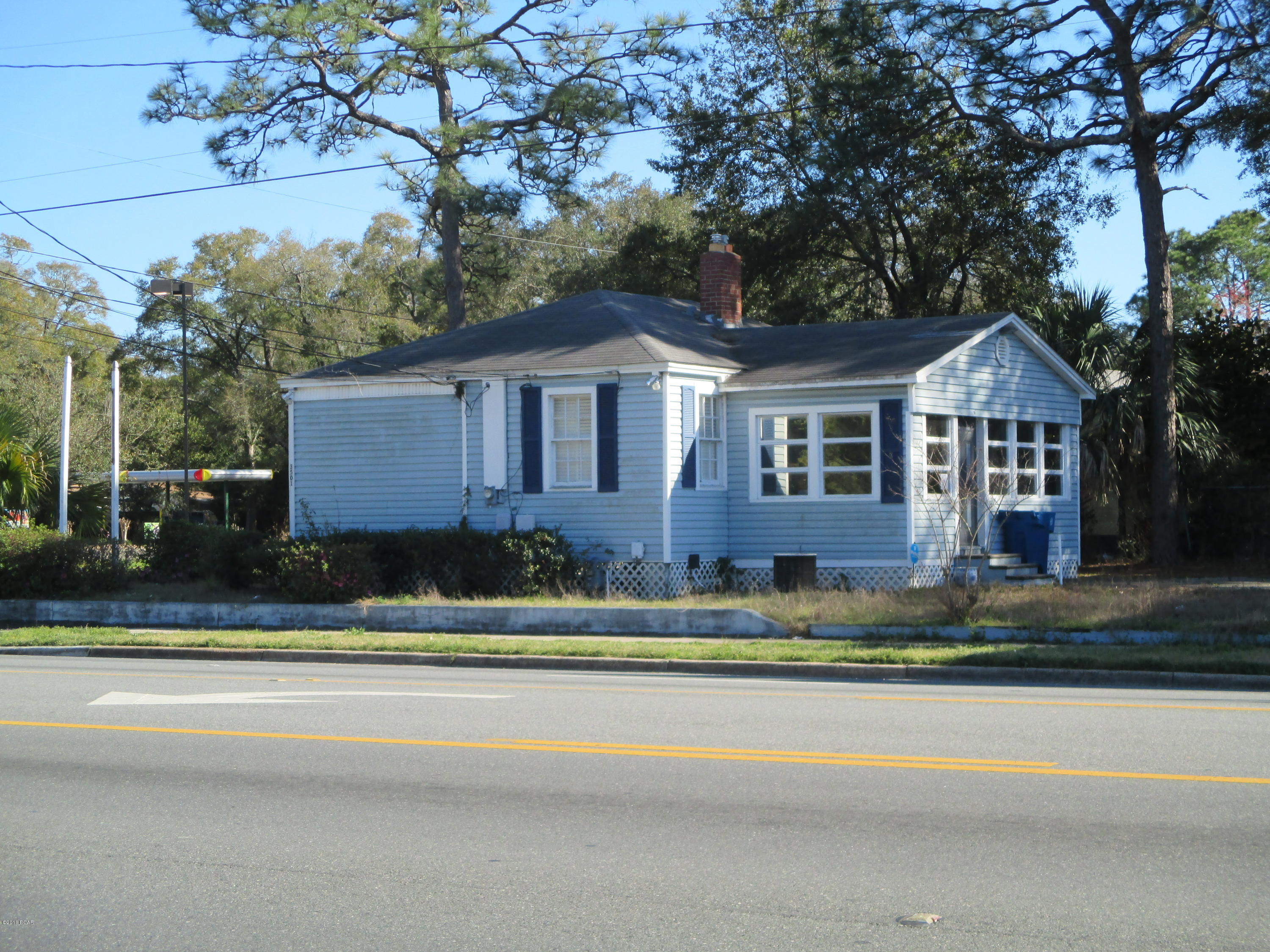 High visibility commercial building with AADT (Annual Average Daily Traffic Count) of 36,500.  Located on a corner lot with 140' of highway frontage.  Ample parking with access from Hwy. 98 and Billings Ave.  The building was formerly in use as a chiropractic office.  A floor plan is included in the documents folder.