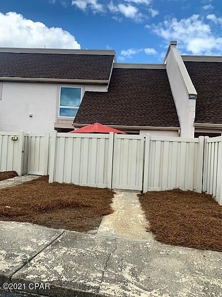 'CURRENTLY UNDER CONTRACT, SELLER ACCEPTING BACKUP OFFERS'   Second Floor Condo with vaulted Living Room with Fireplace.  Separate Dining Room for special dinners, Sun Room with great view of golf course, 2nd bedroom has sliding door leading to covered patio area.  Both bedrooms have walk-in closets.  Come and See