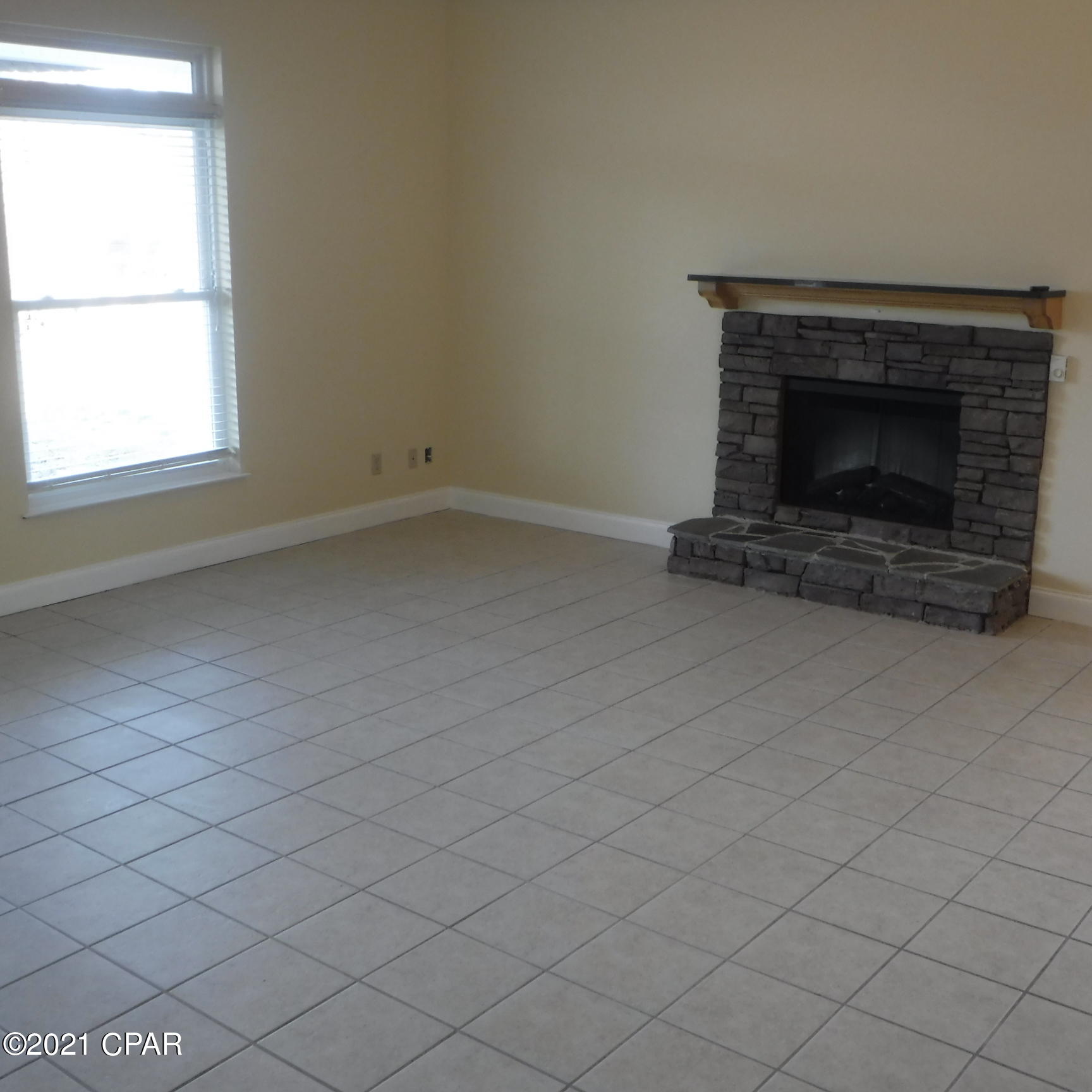 Riverside Ph I - Residential Lease