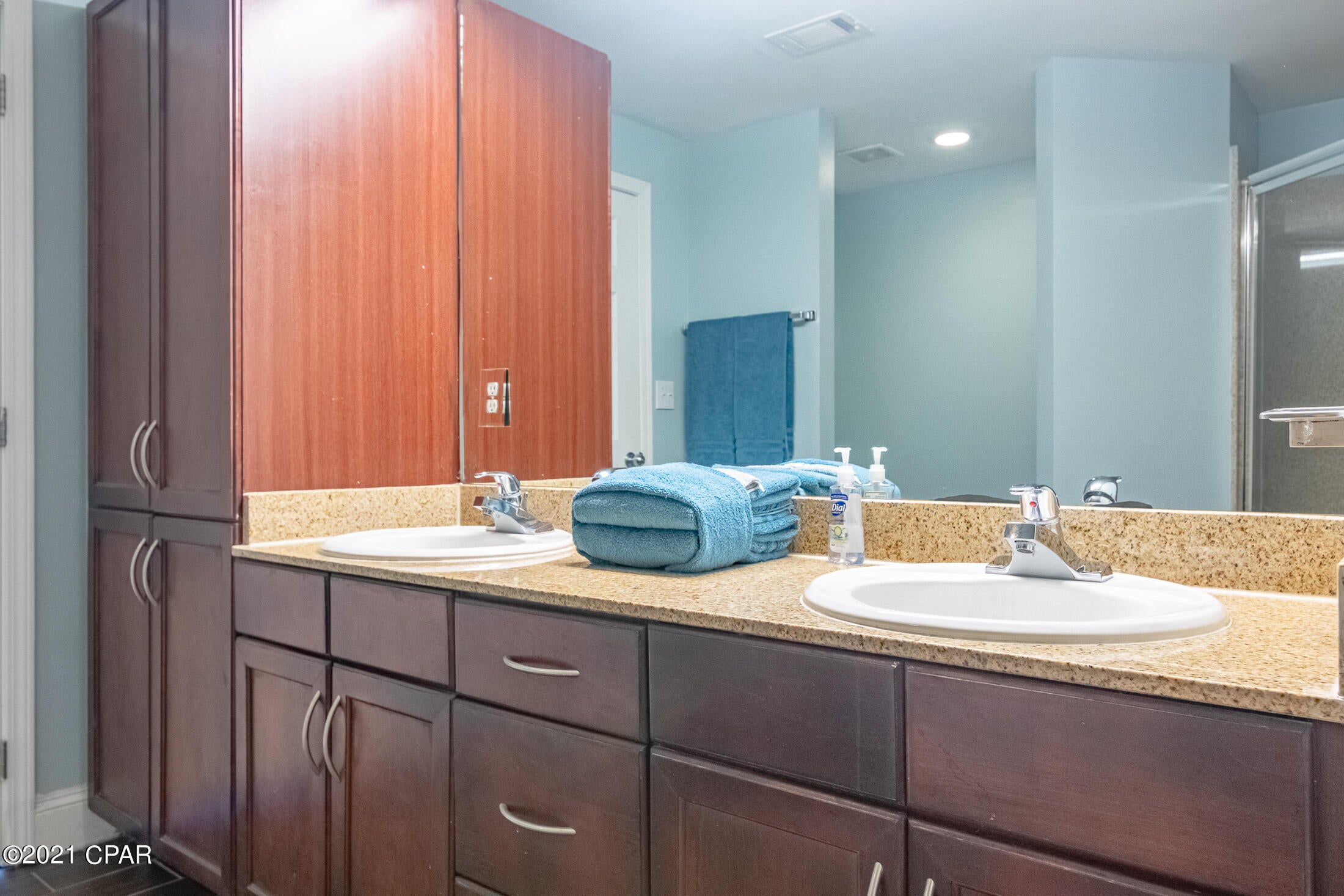 Laketown Wharf - Residential