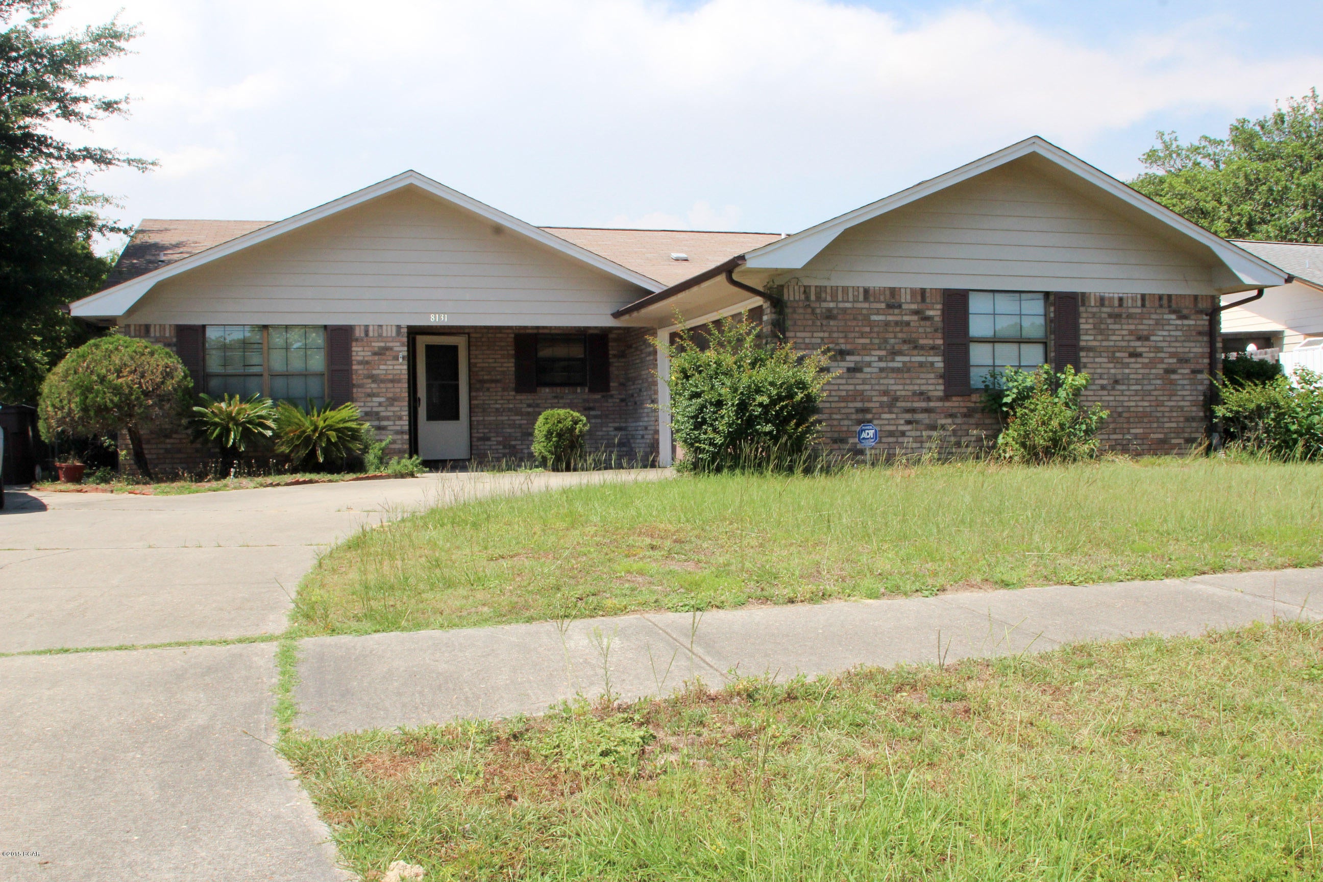 Reduced $10K!!! This VA Foreclosure has a lot of great features.  Large rooms, open floor plan with a large kitchen with breakfast bar.  The Great room has a center fireplace with 2 sliding glass doors for a very open feel.  The bedrooms are a split plan with a large walk-in closet in the master and the other bathroom being in the hallway.



The home needs some love and updating.  The interior of the home needs painted.  The carpets have to be replaced and there are other cosmetic and maintenance issues but it is a good solid structure.  This is a good home to go in and personalize with the updates you would like and you will have a great home.