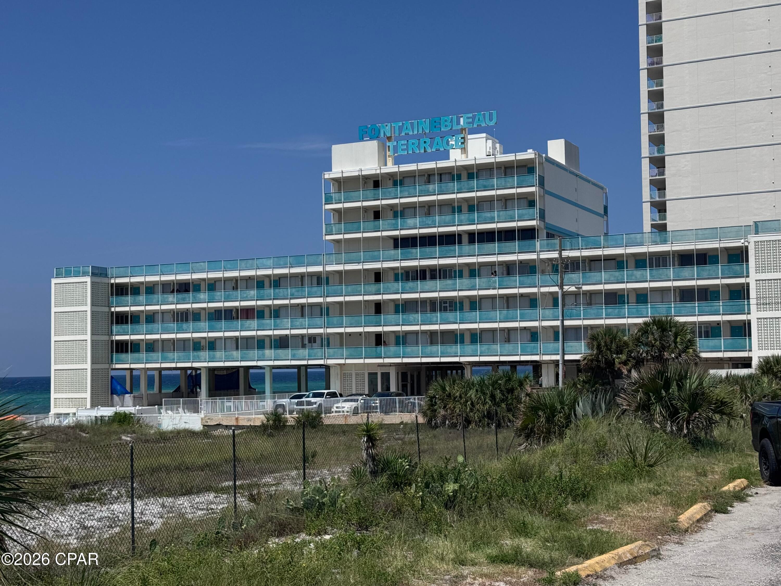 Fontainebleau Terrace - Residential