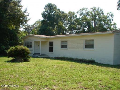 Home on a corner lot. Located close to TAFB, schools, dining, and entertainment. Home features a laundry room, bonus room, fenced backyard, and a 1 car garage. Half off of the security deposit for active military. 



All measurements are approximate.
