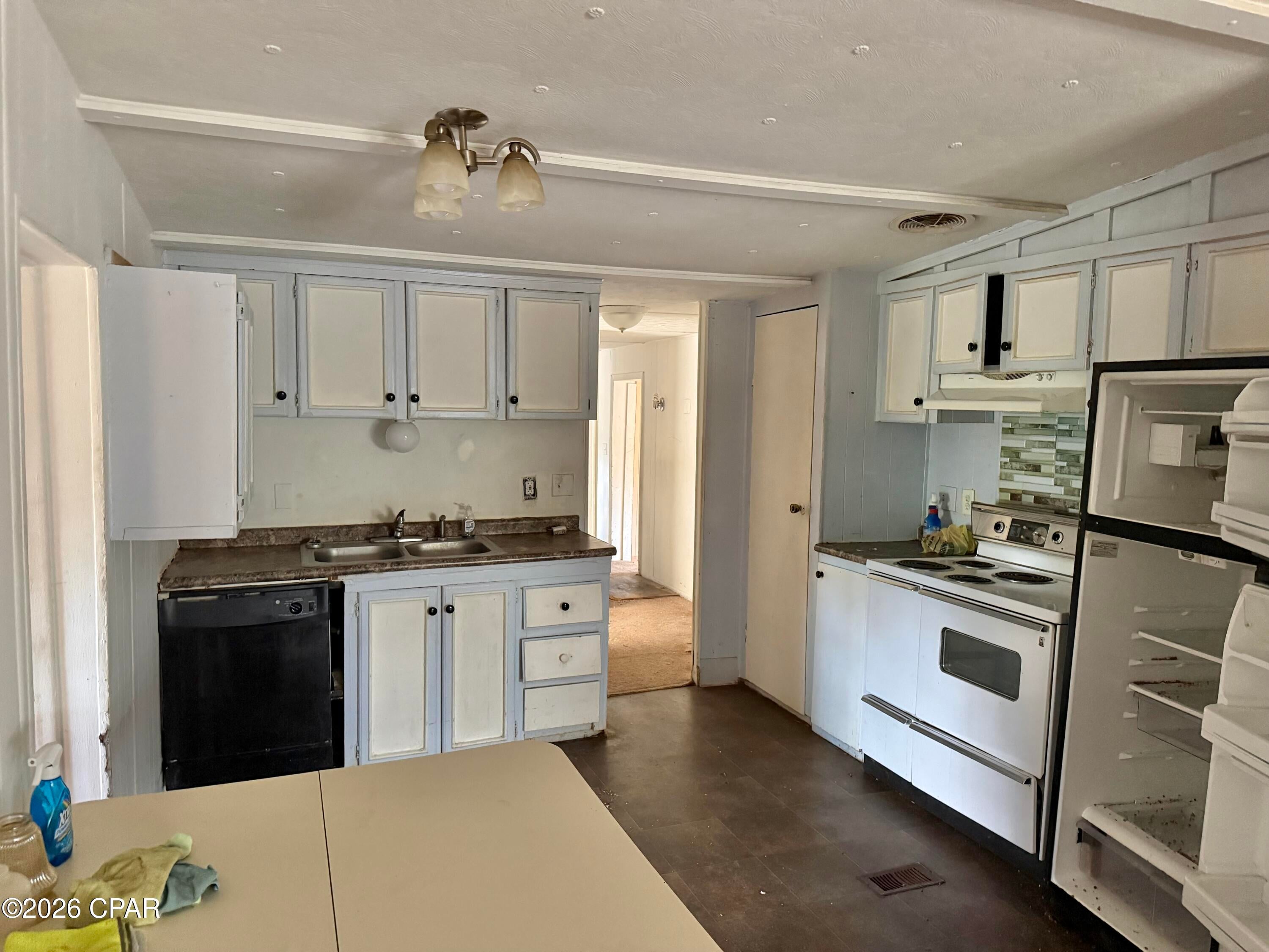 [No Recorded Subdiv] - Residential