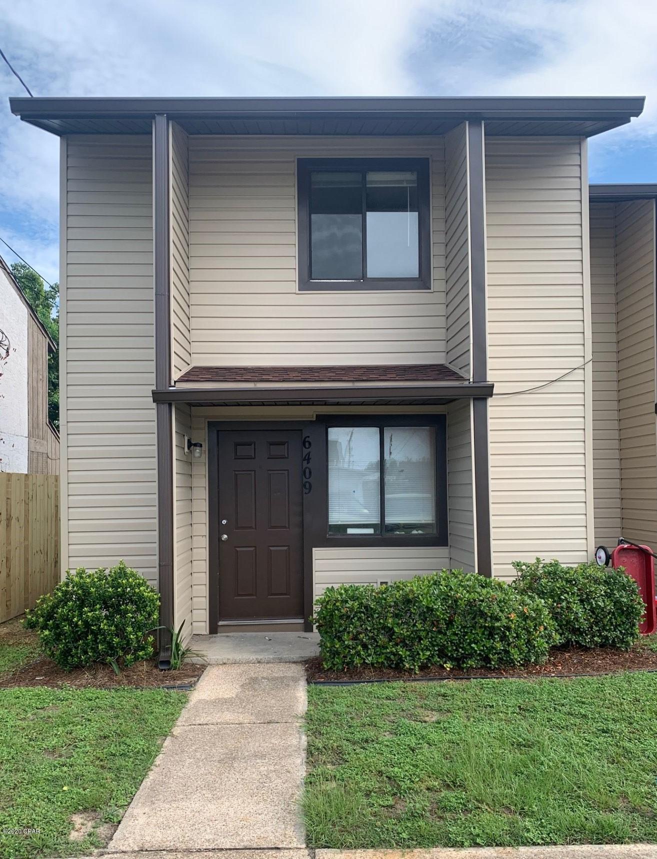 Townhouse convenient to Tyndall AFB, shopping, dining, and schools. This home has a large floor plan with a great kitchen with breakfast bar and washer & dryer hookups.



Pest control and lawn service is included.