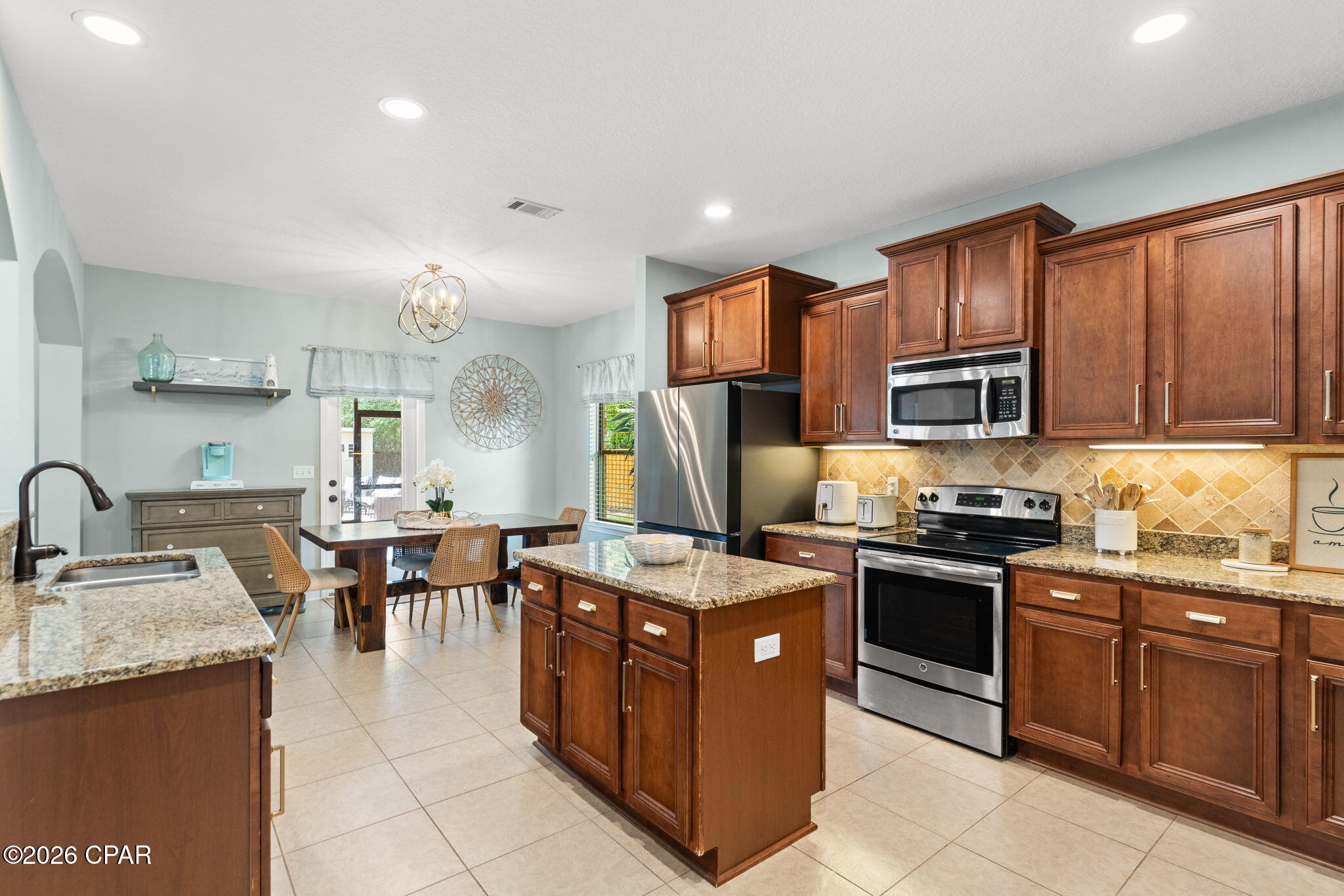Lake Merial - Residential