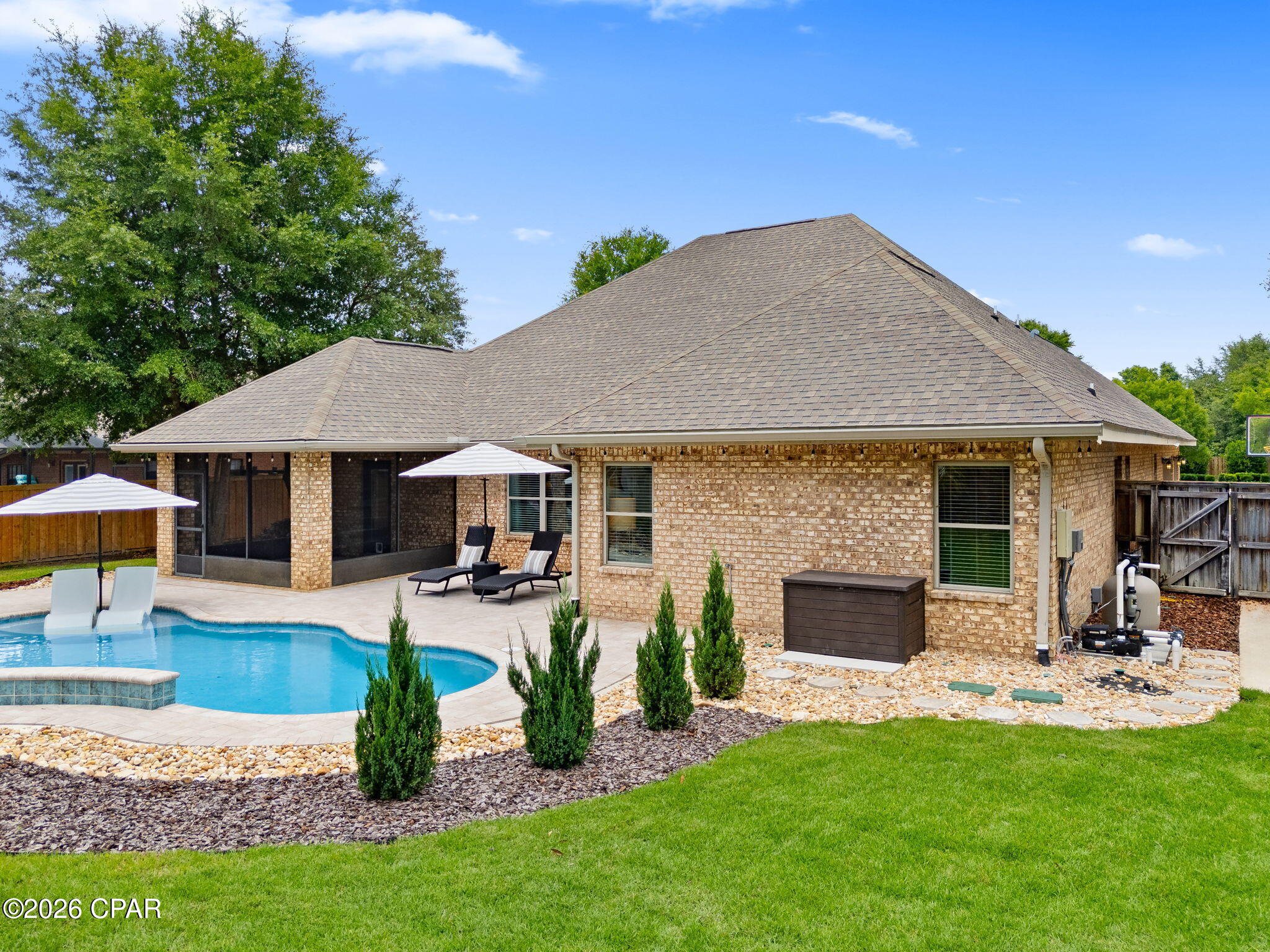 Lake Merial - Residential