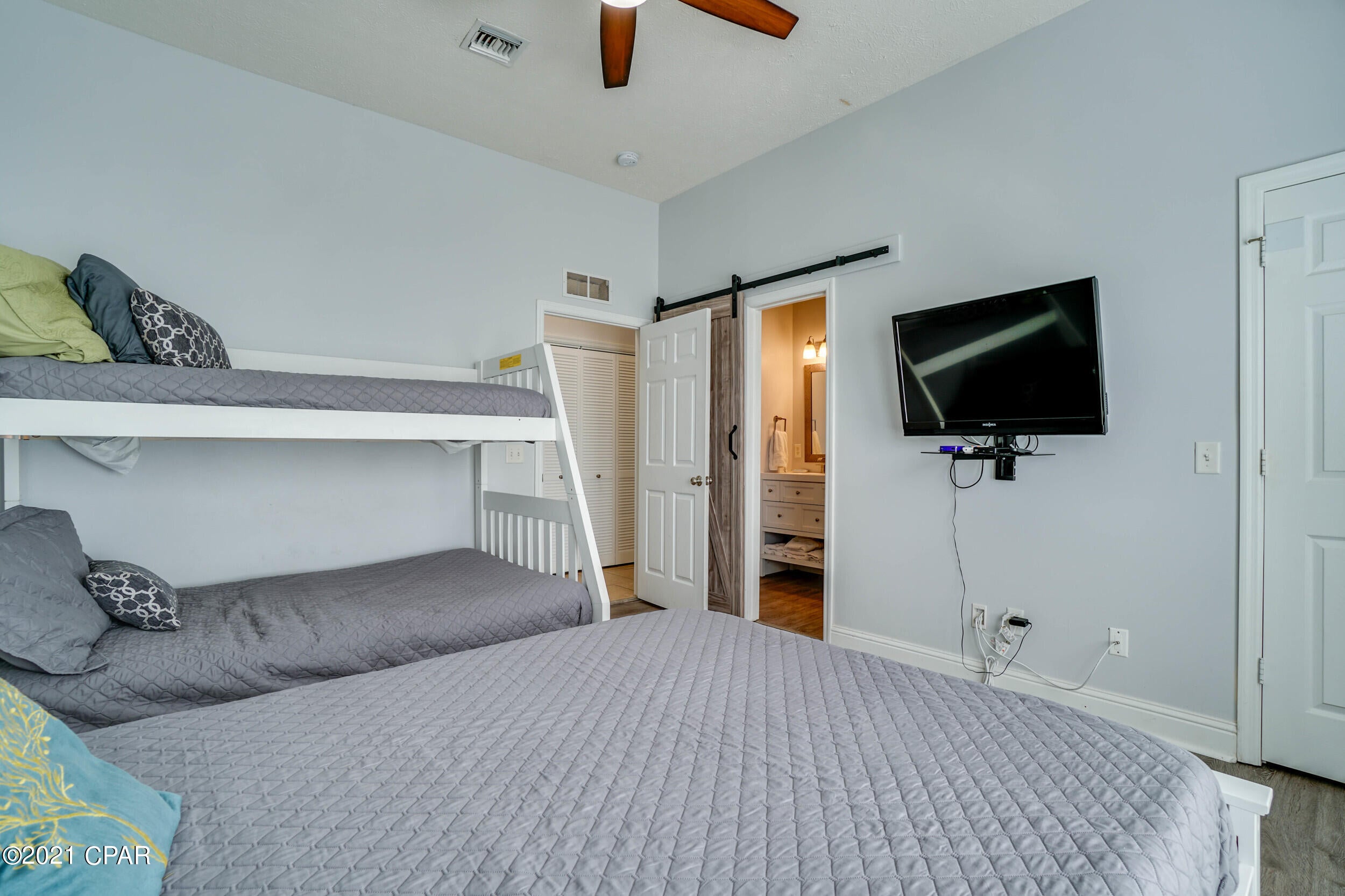 The Palms - Residential
