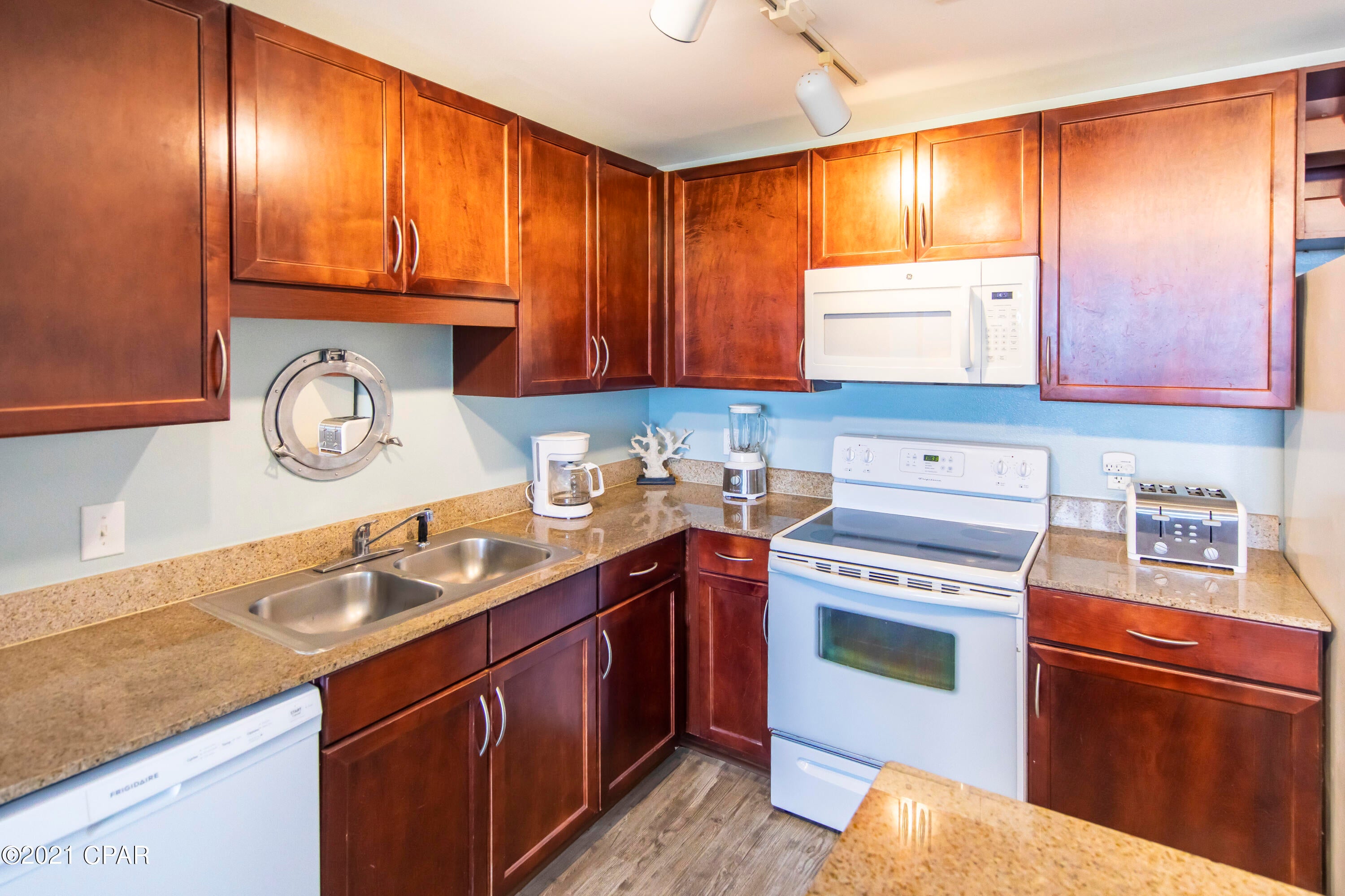 Laketown Wharf - Residential