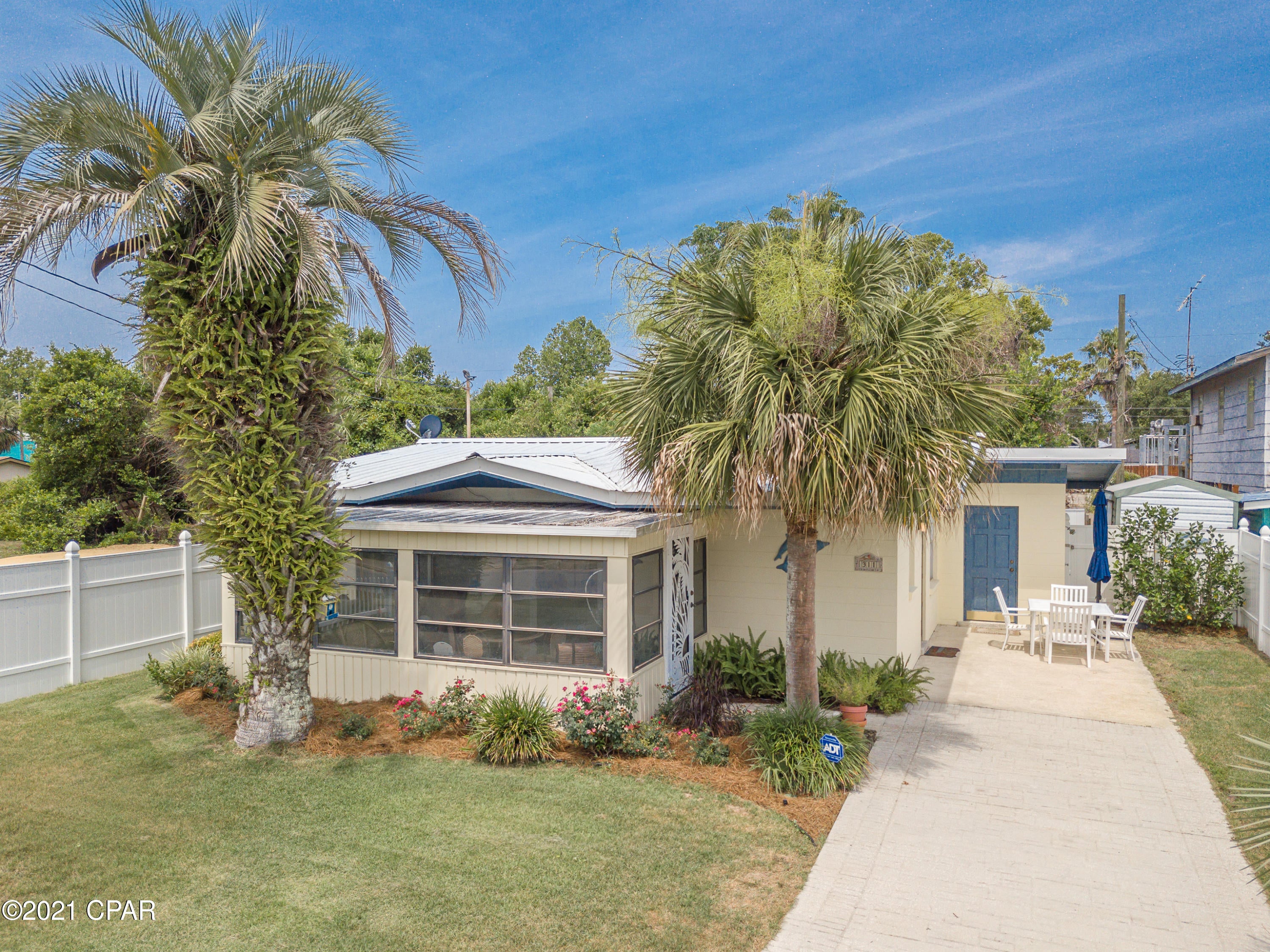 Laguna Beach Estates 6th Add - Residential