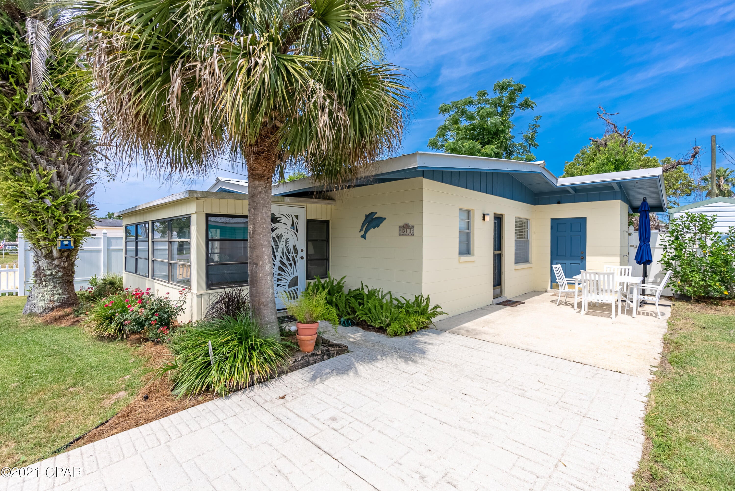 Laguna Beach Estates 6th Add - Residential